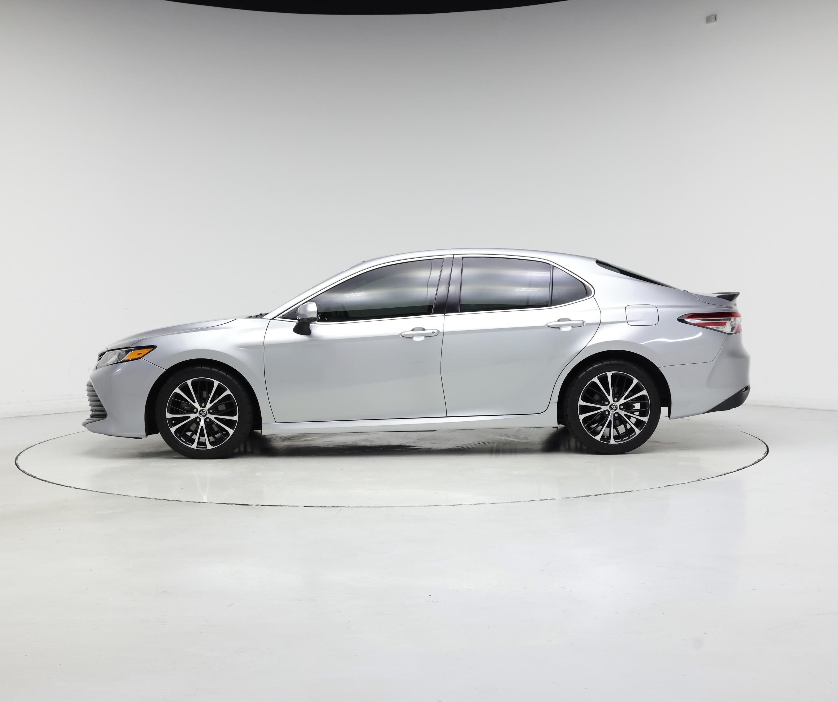 Thumbnail: 2018 Toyota Camry - 3