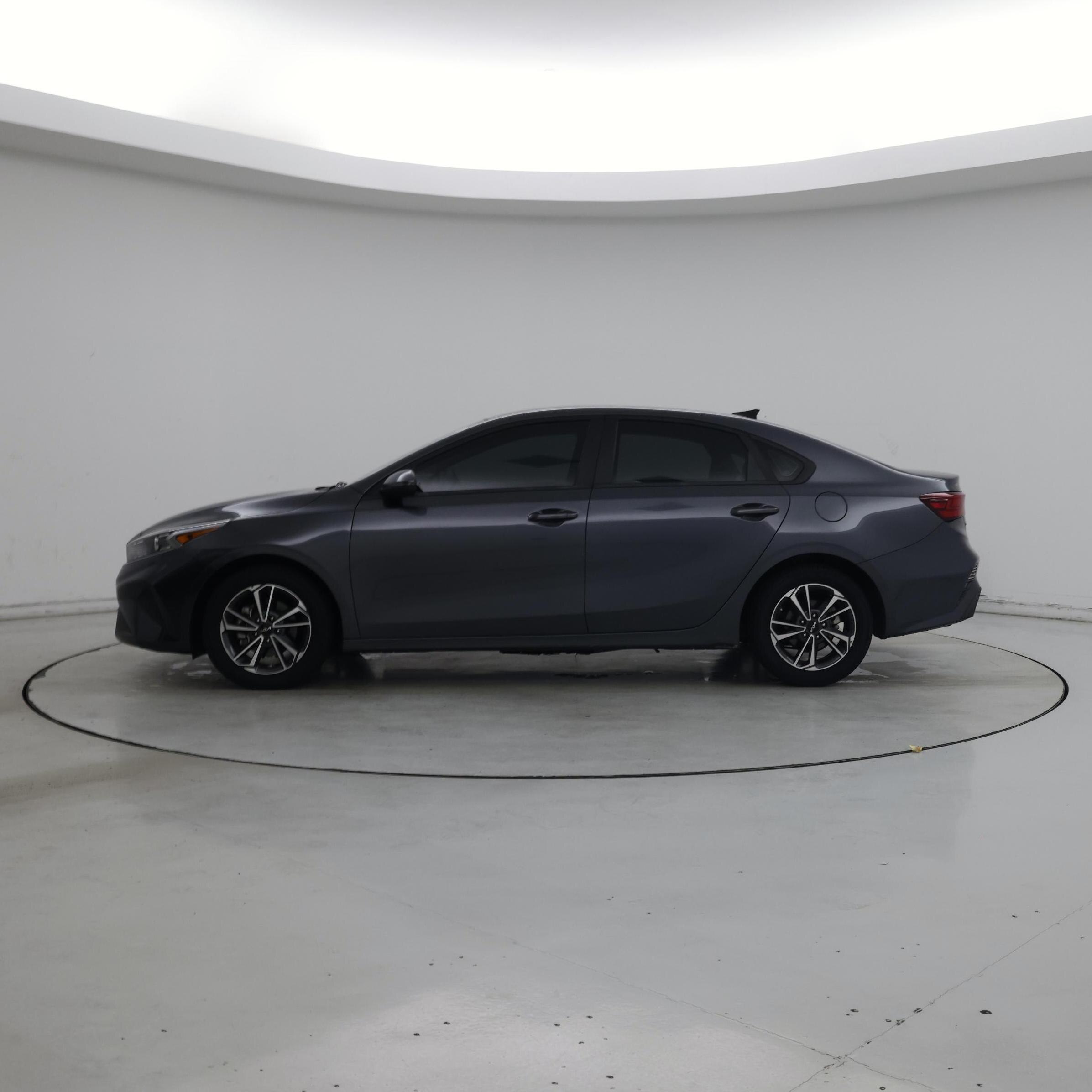 Thumbnail: 2022 Kia Forte - 3