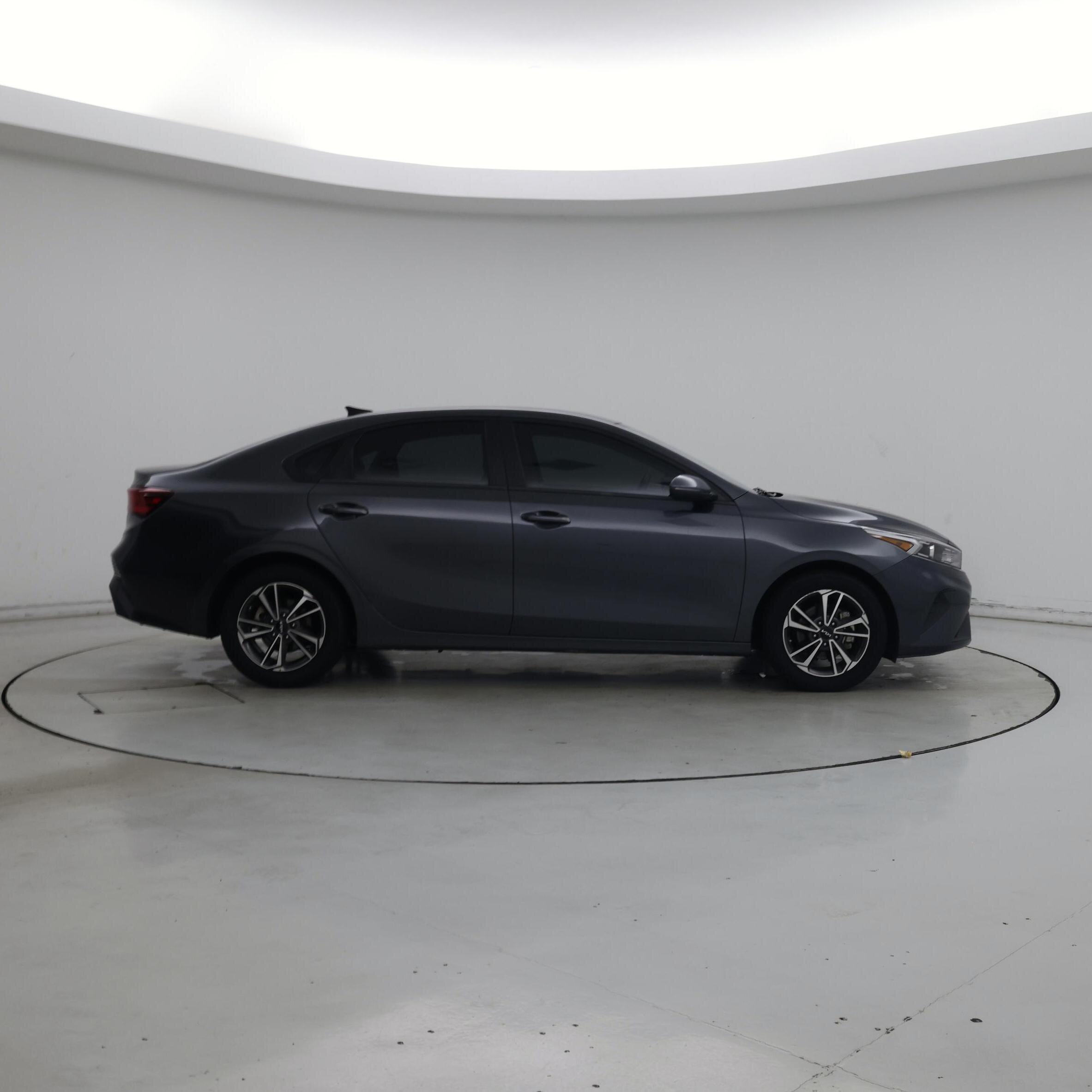 Thumbnail: 2022 Kia Forte - 7