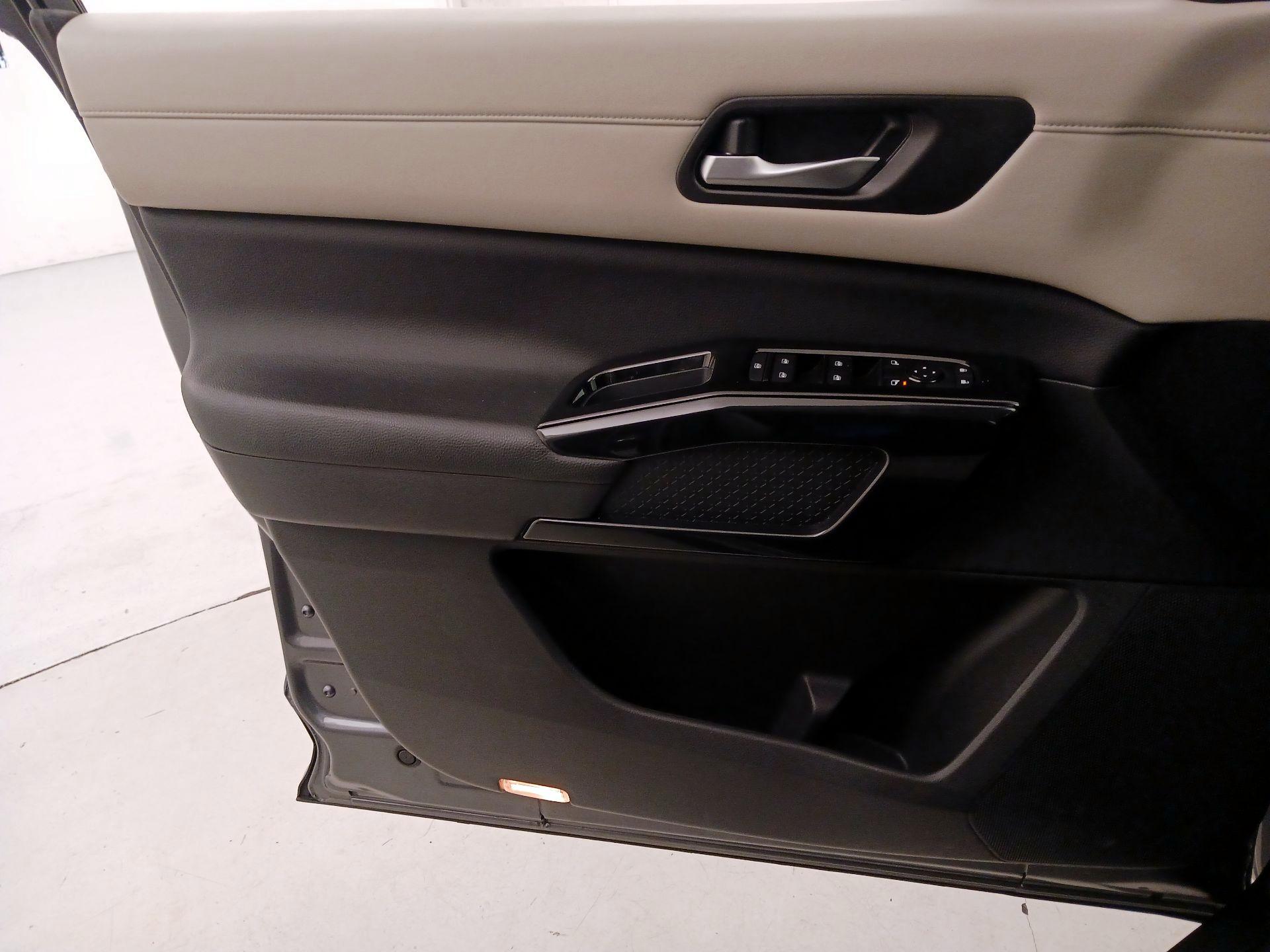 Thumbnail: 2022 Nissan Pathfinder - 12