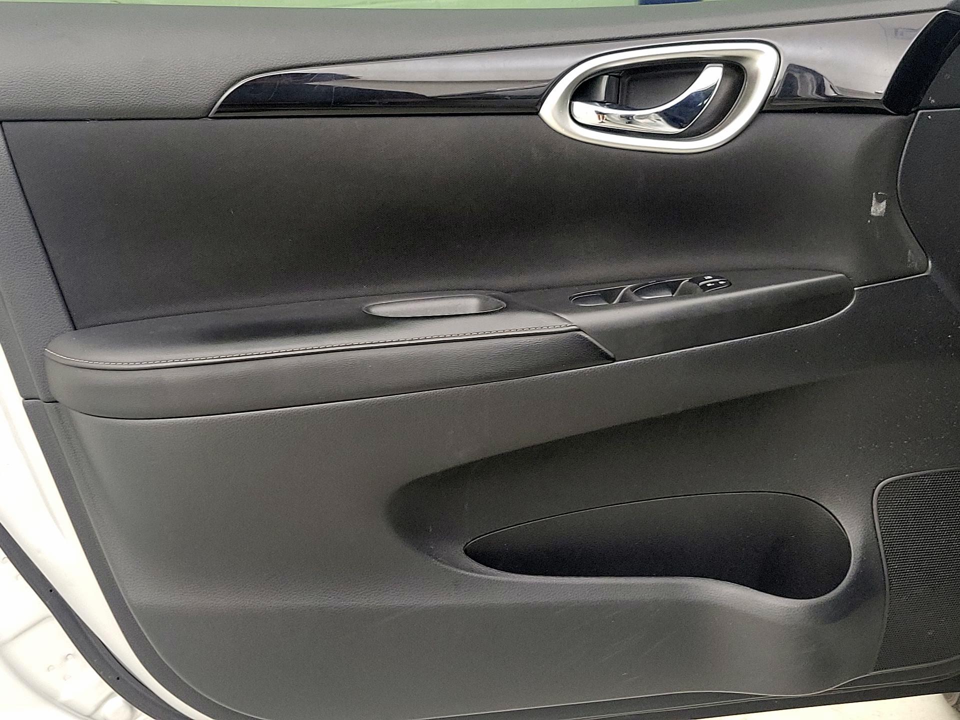 Thumbnail: 2019 Nissan Sentra - 12