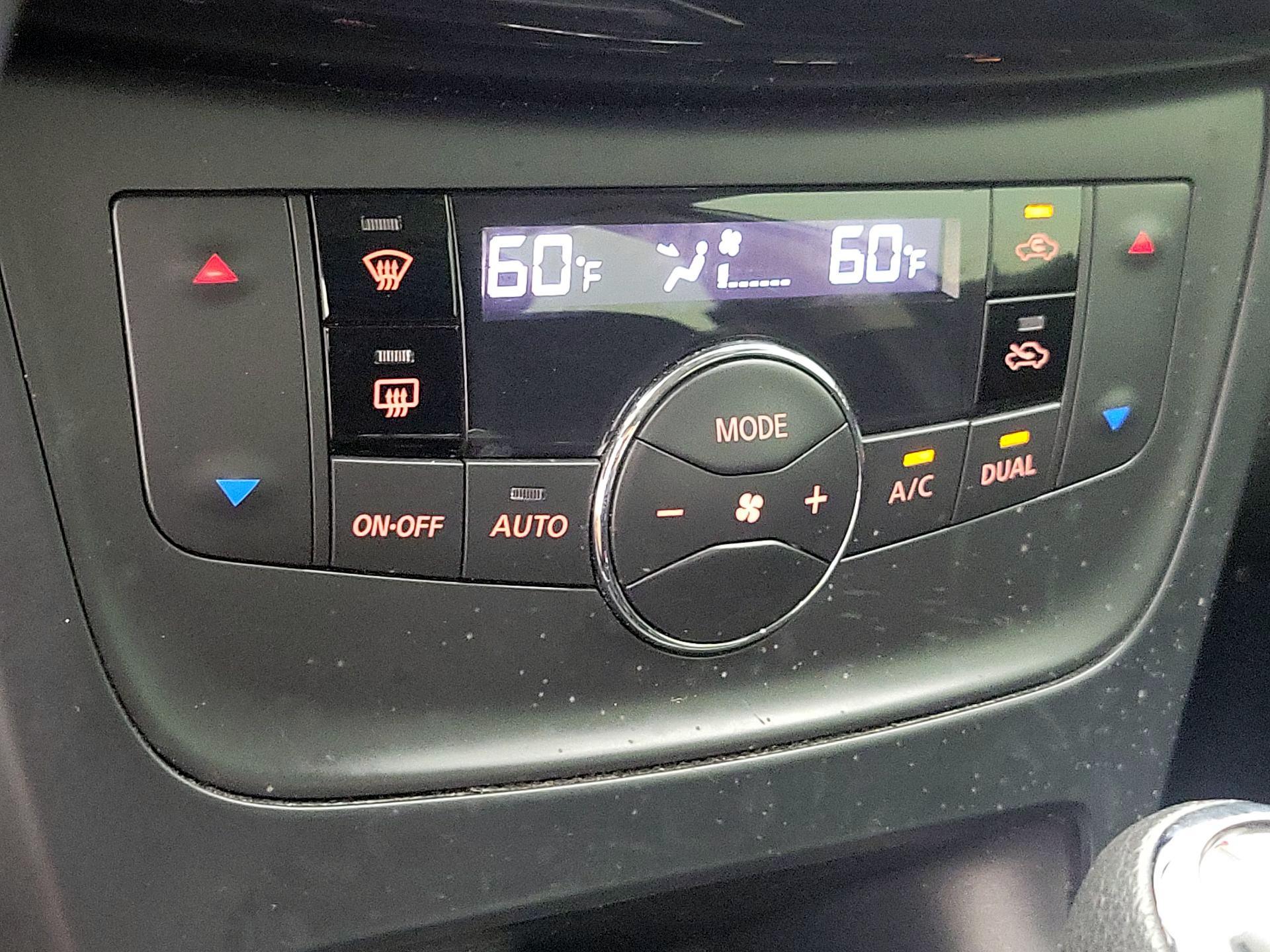 Thumbnail: 2019 Nissan Sentra - 16
