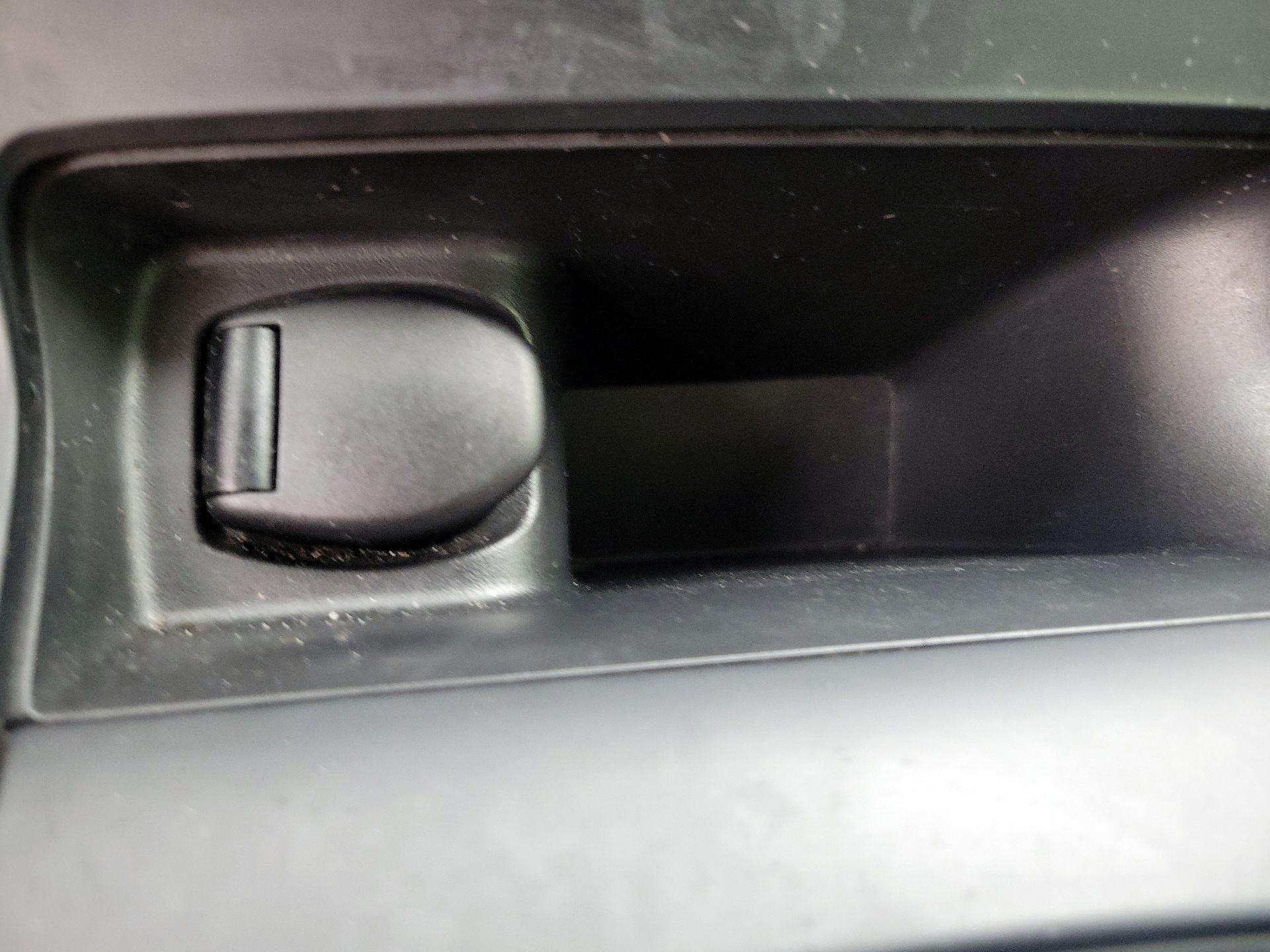 Thumbnail: 2019 Nissan Sentra - 18