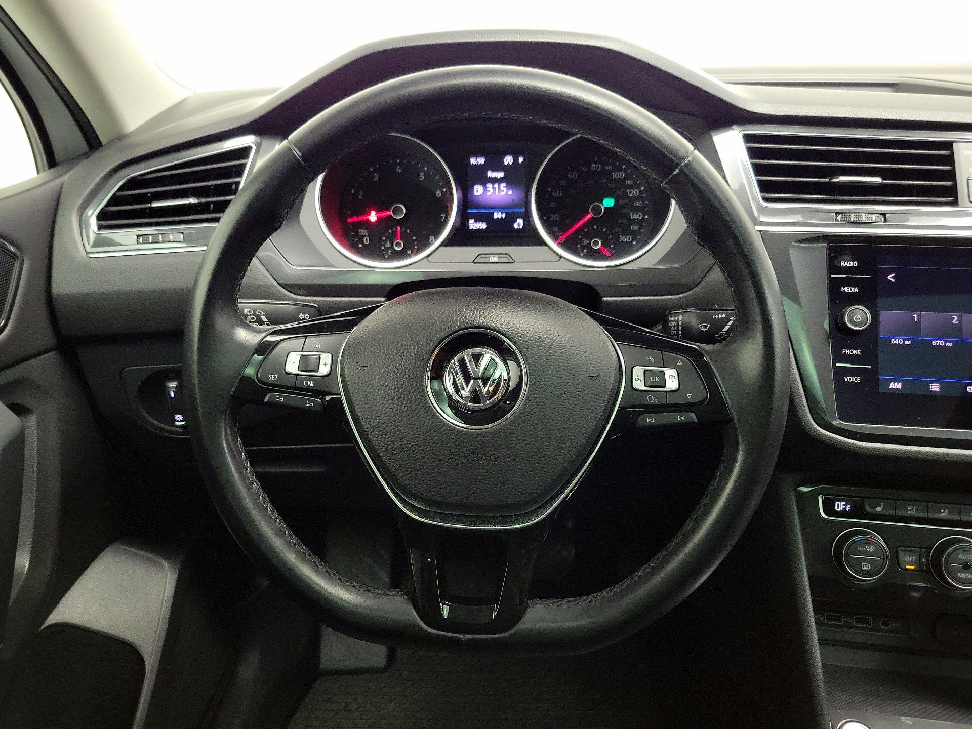 Thumbnail: 2018 Volkswagen Tiguan - 10