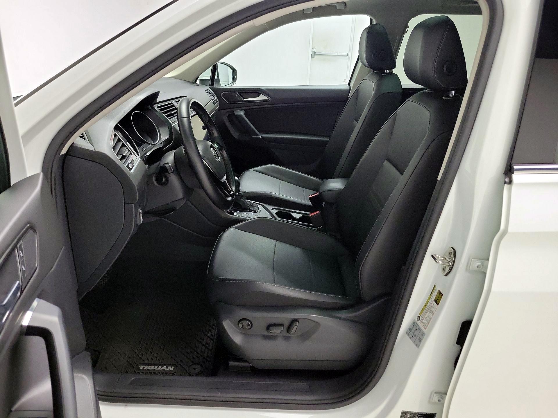 Thumbnail: 2018 Volkswagen Tiguan - 11