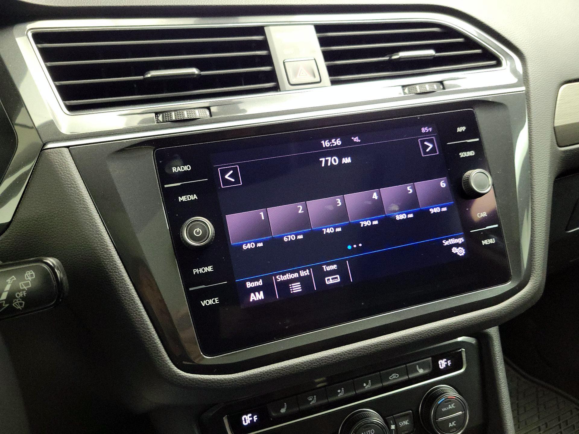 Thumbnail: 2018 Volkswagen Tiguan - 15