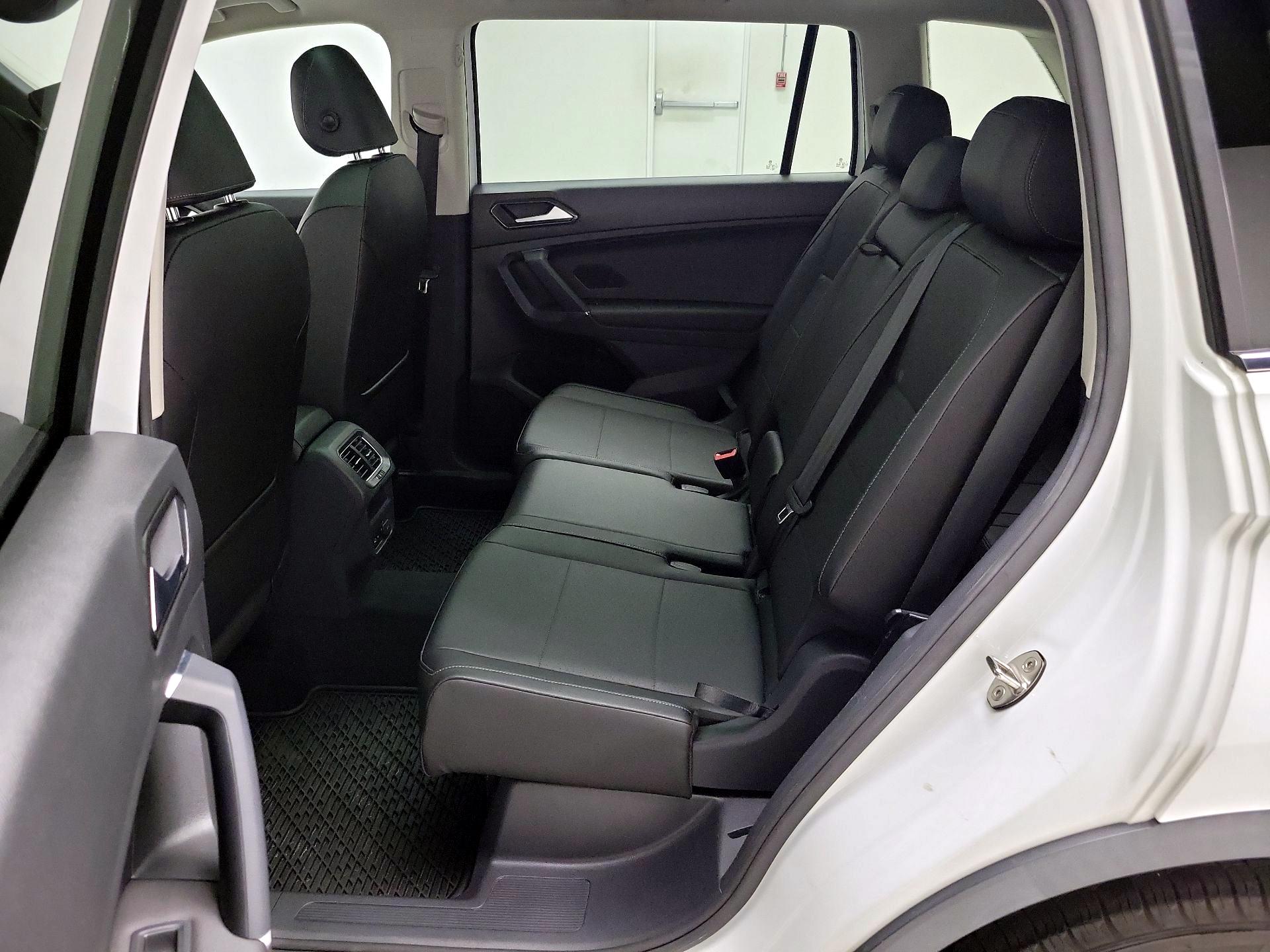 Thumbnail: 2018 Volkswagen Tiguan - 20