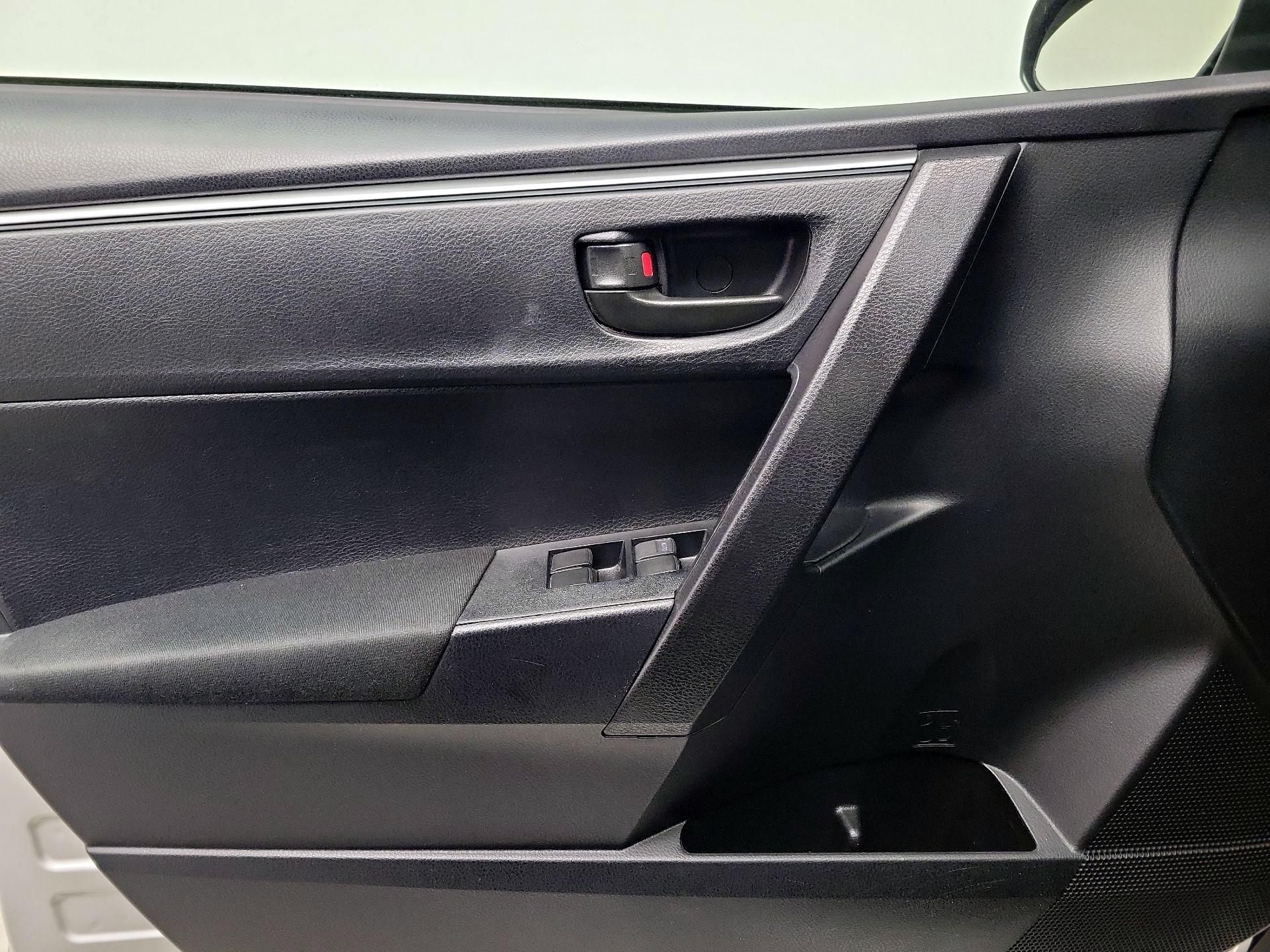 Thumbnail: 2015 Toyota Corolla - 12