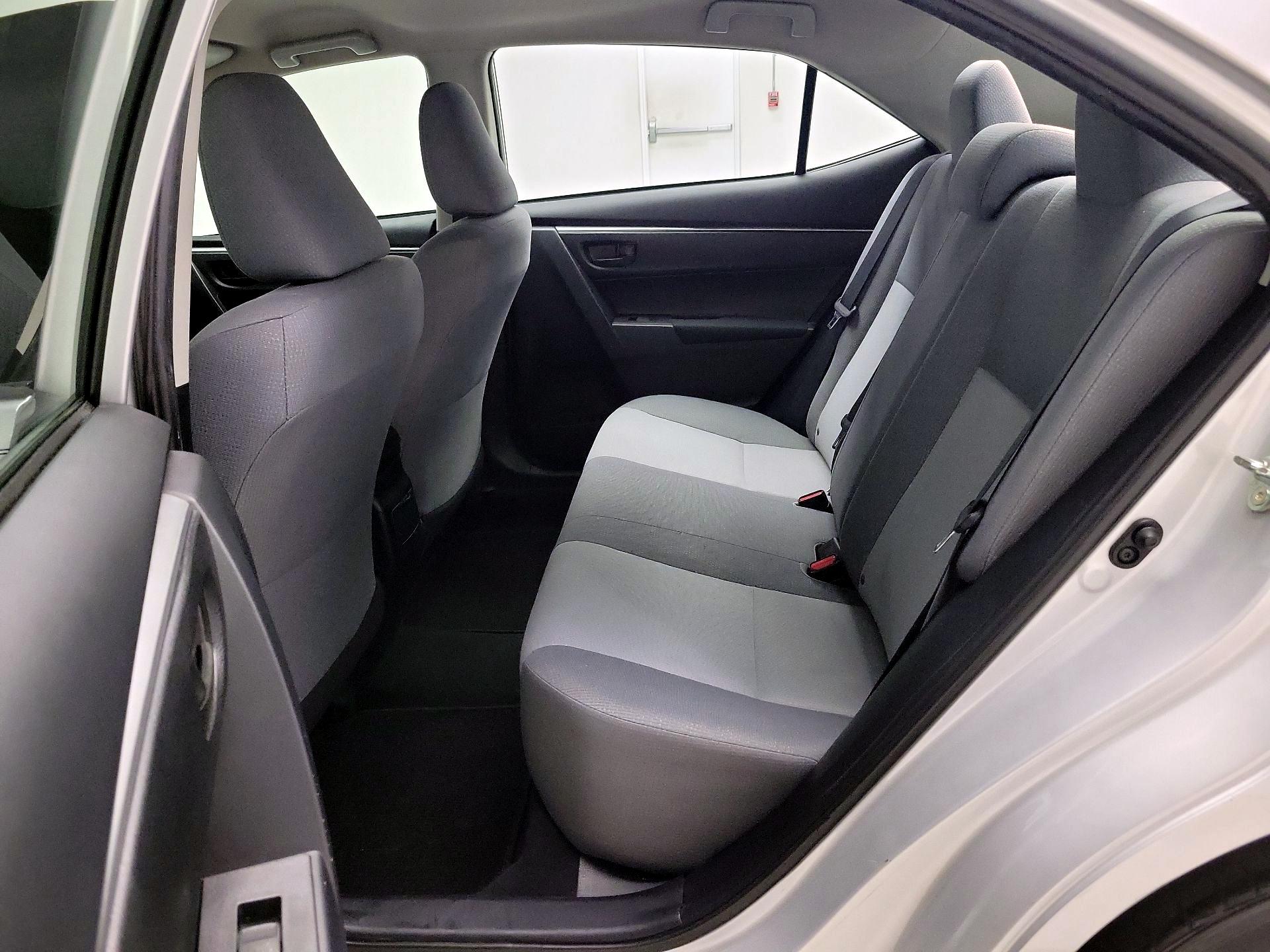 Thumbnail: 2015 Toyota Corolla - 18