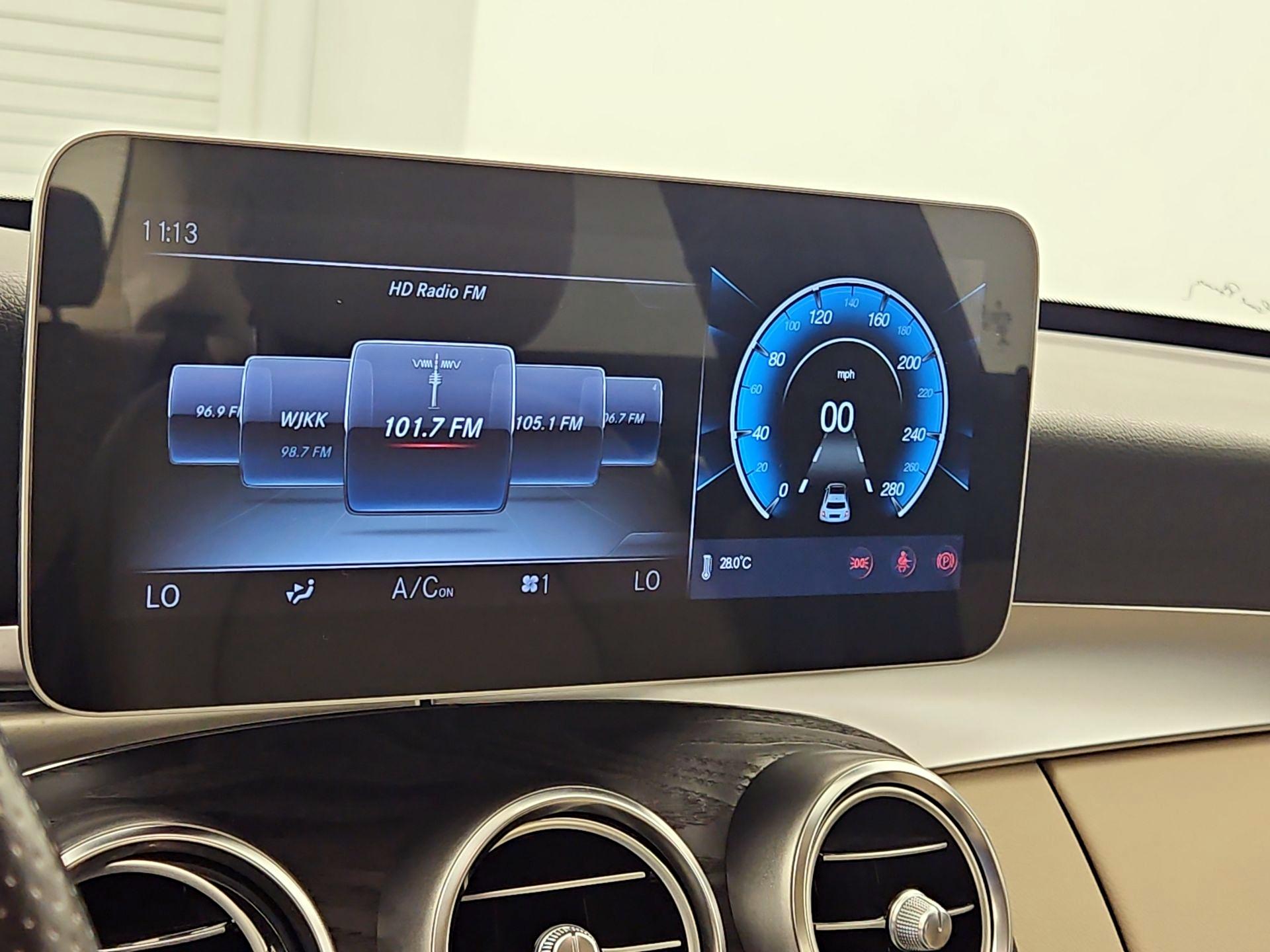 Thumbnail: 2016 Mercedes-Benz C-Class - 16