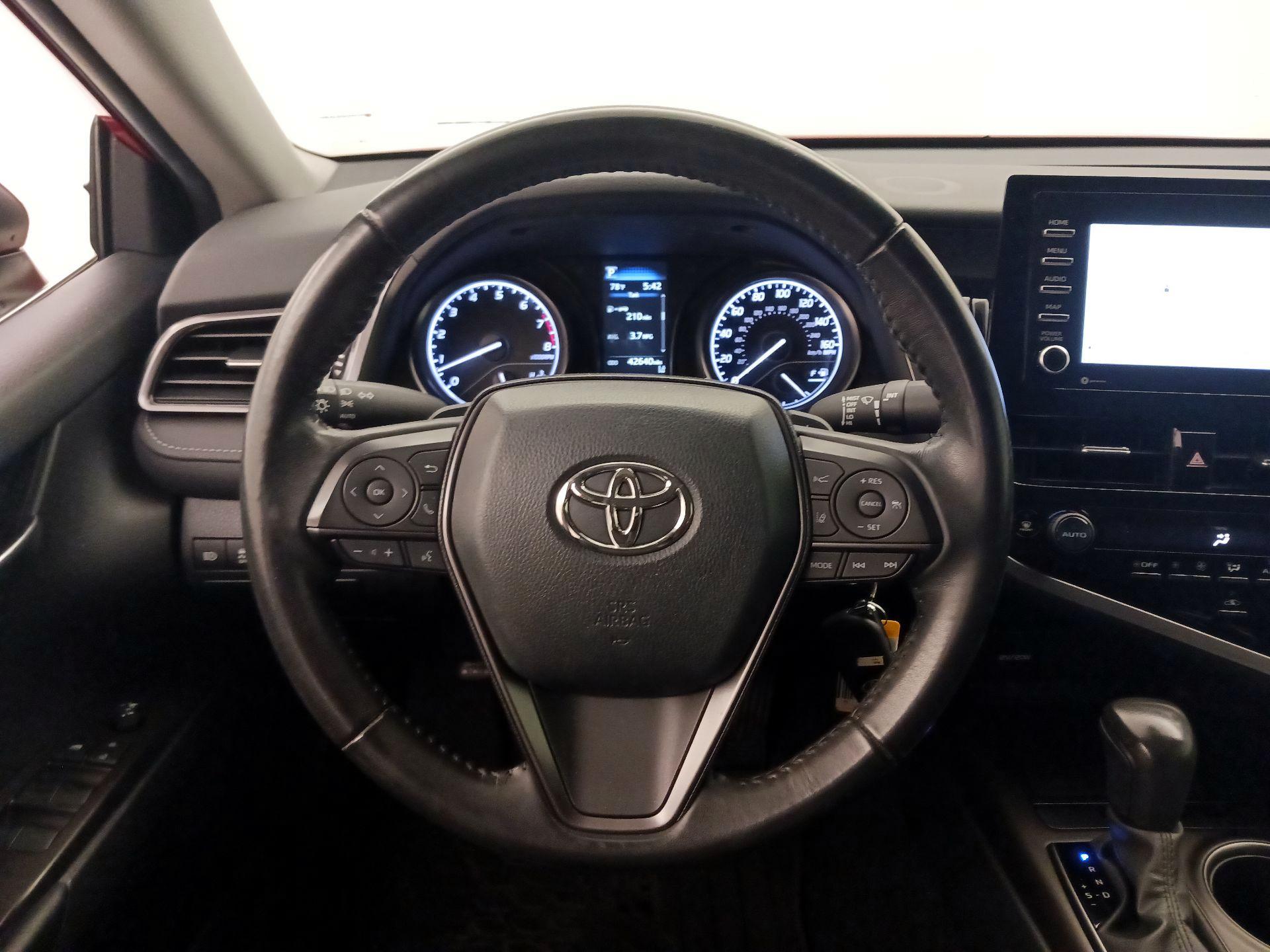 Thumbnail: 2022 Toyota Camry - 10