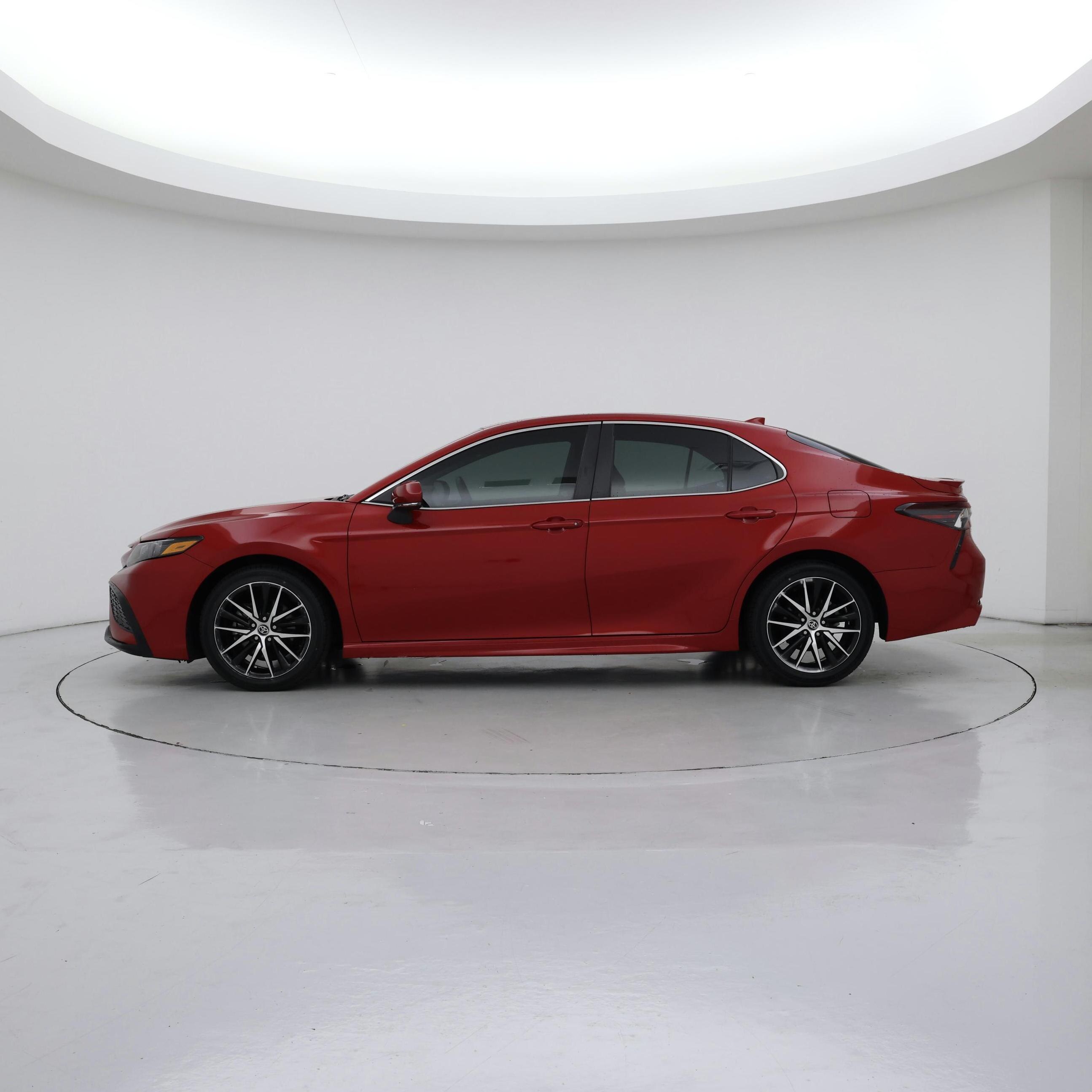 Thumbnail: 2022 Toyota Camry - 3