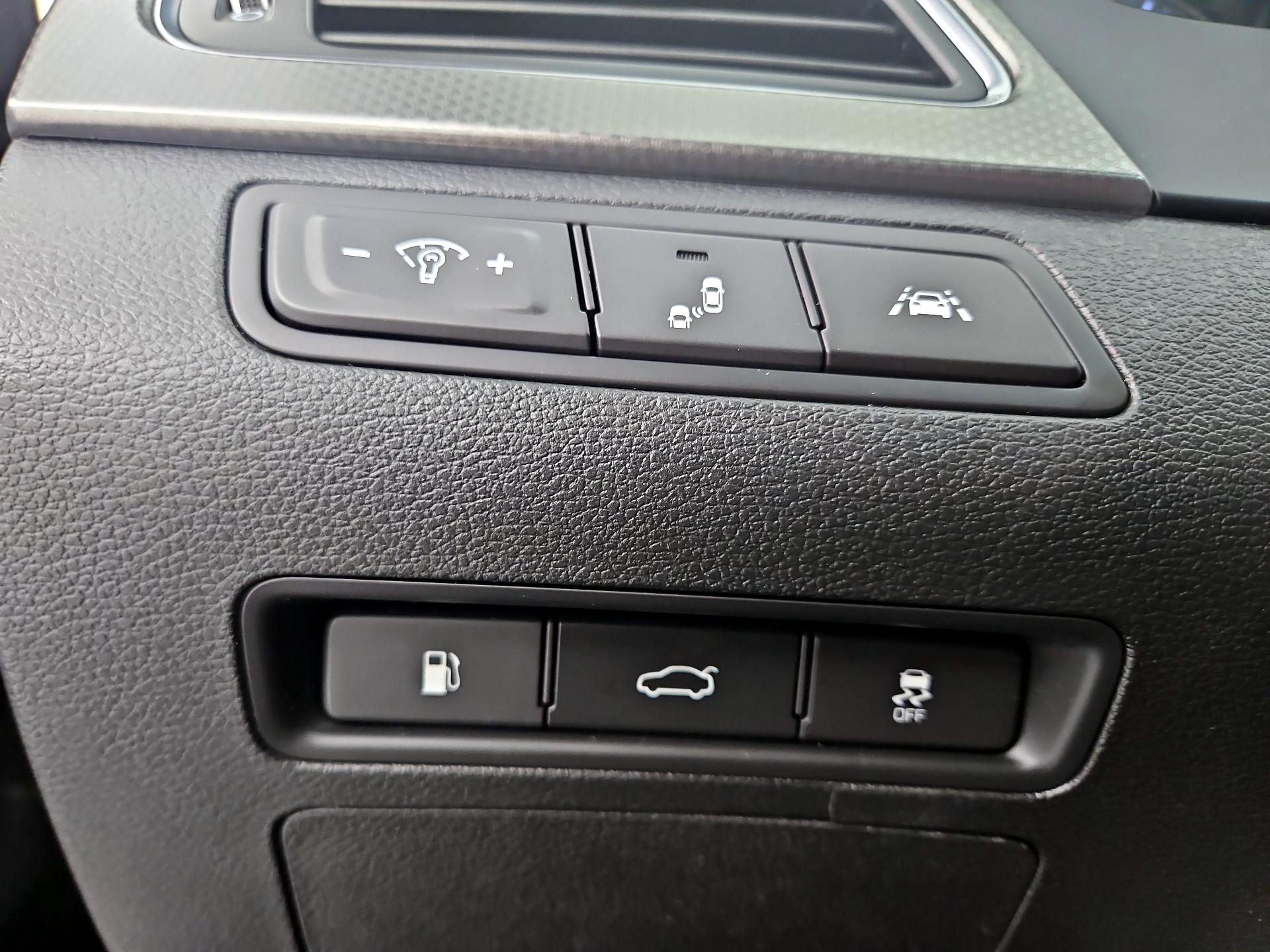 Thumbnail: 2015 Hyundai Sonata - 13