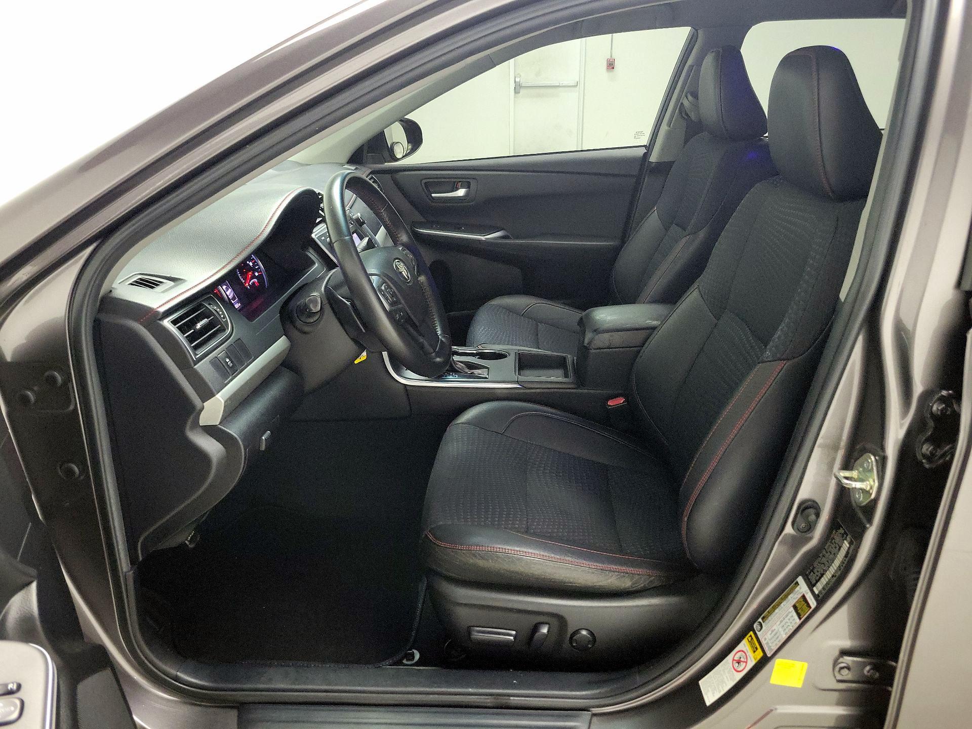 Thumbnail: 2015 Toyota Camry - 11