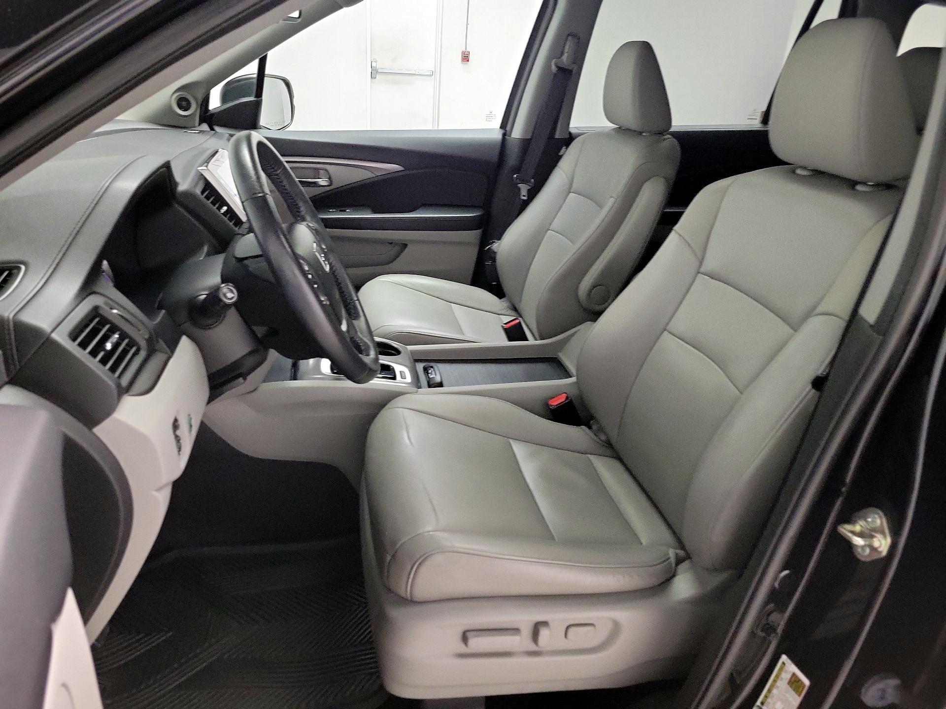 Thumbnail: 2016 Honda Pilot - 11