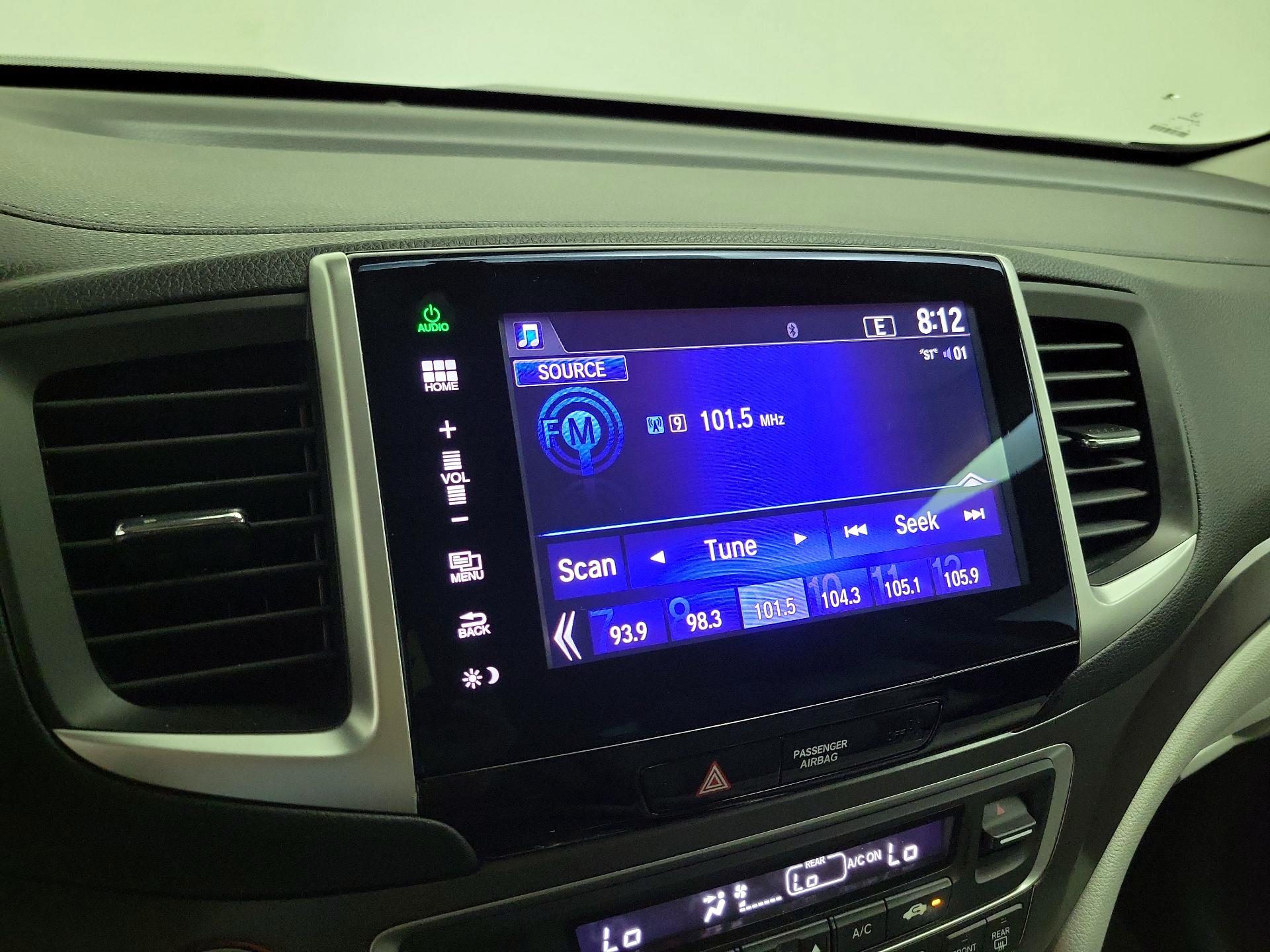 Thumbnail: 2016 Honda Pilot - 16