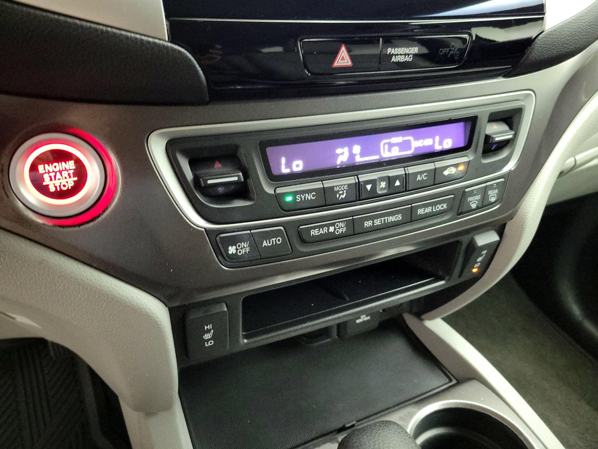 Thumbnail: 2016 Honda Pilot - 17
