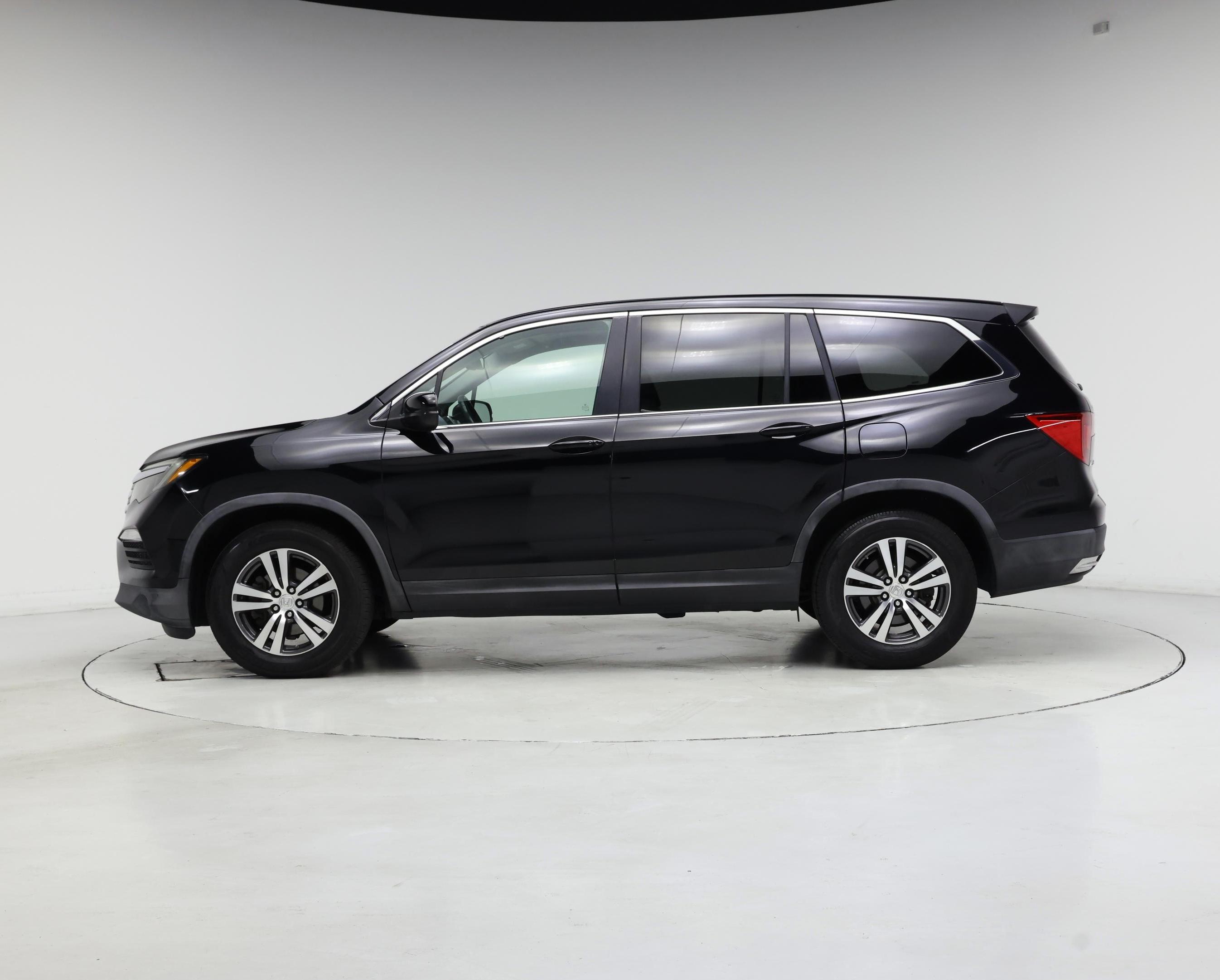 Thumbnail: 2016 Honda Pilot - 3