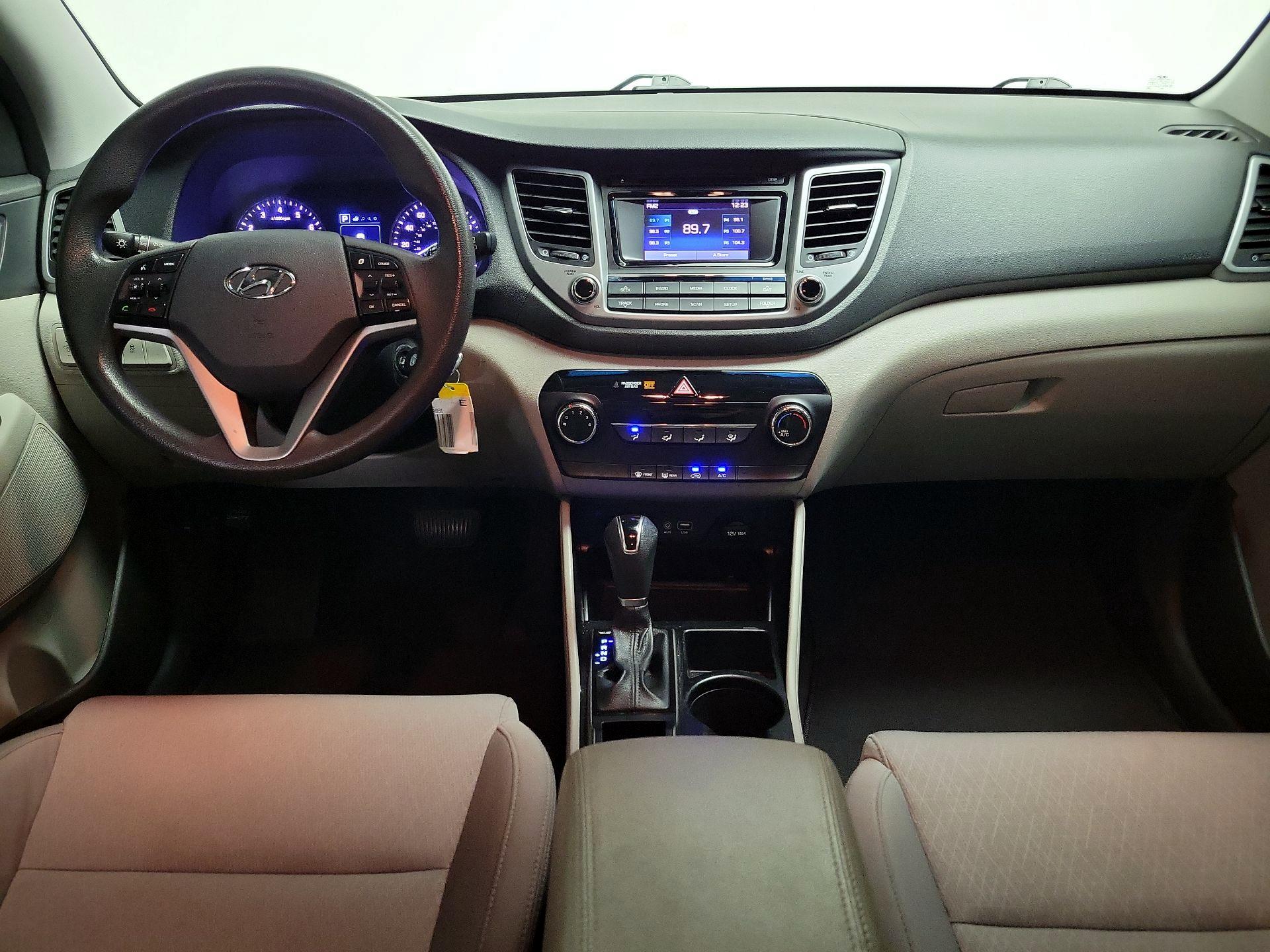 Thumbnail: 2017 Hyundai Tucson - 9