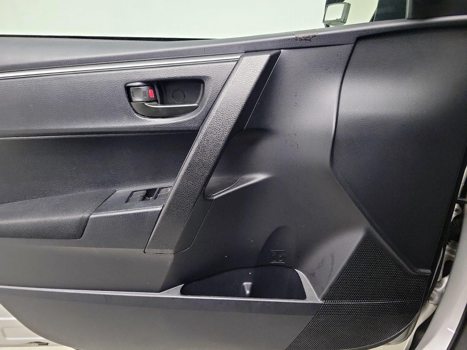Thumbnail: 2016 Toyota Corolla - 12