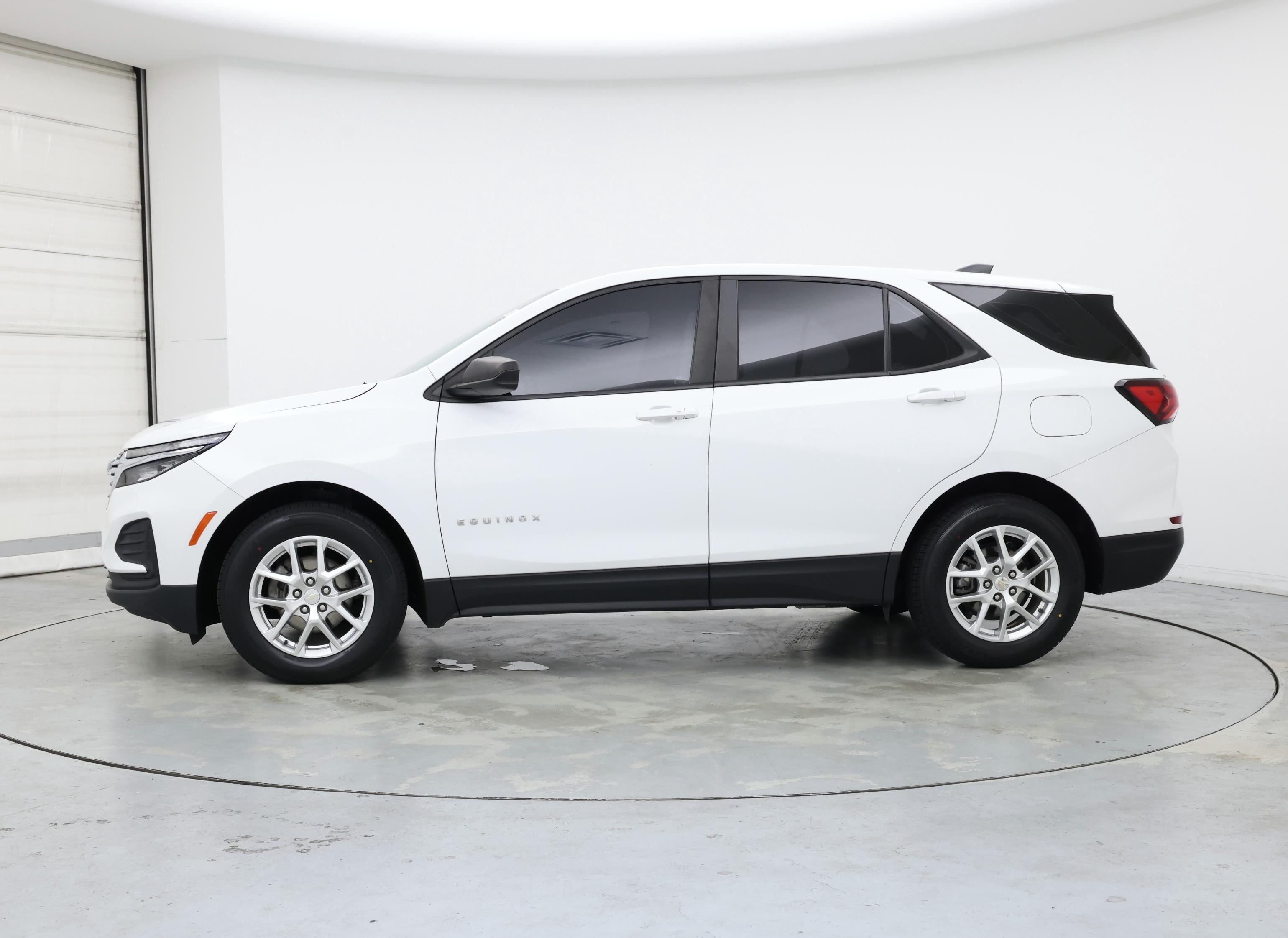 Thumbnail: 2022 Chevrolet Equinox - 3