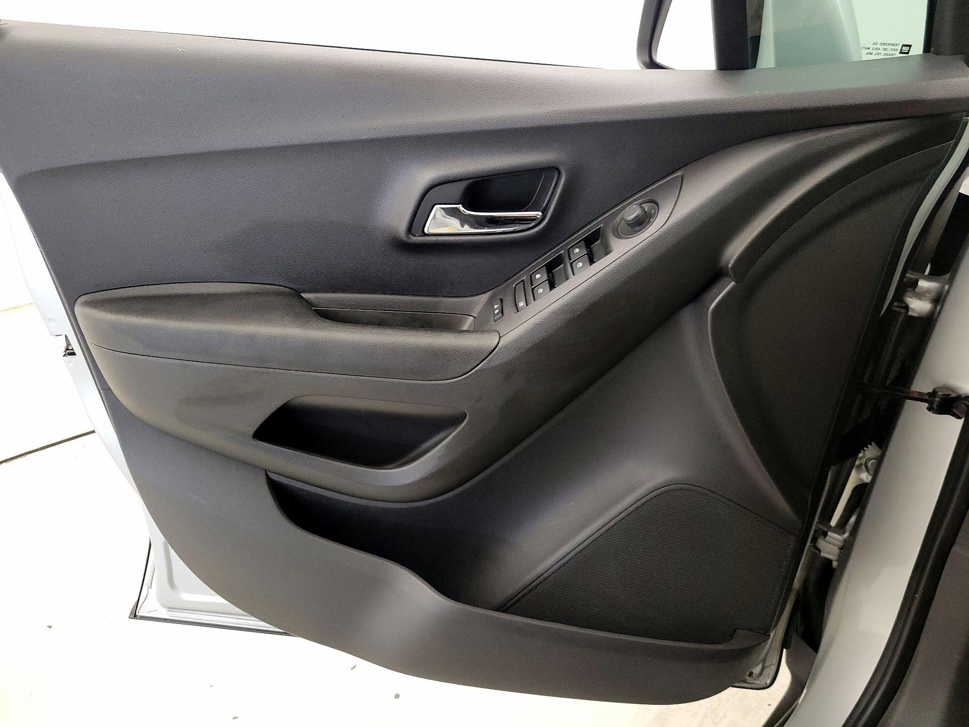 Thumbnail: 2020 Chevrolet Trax - 12