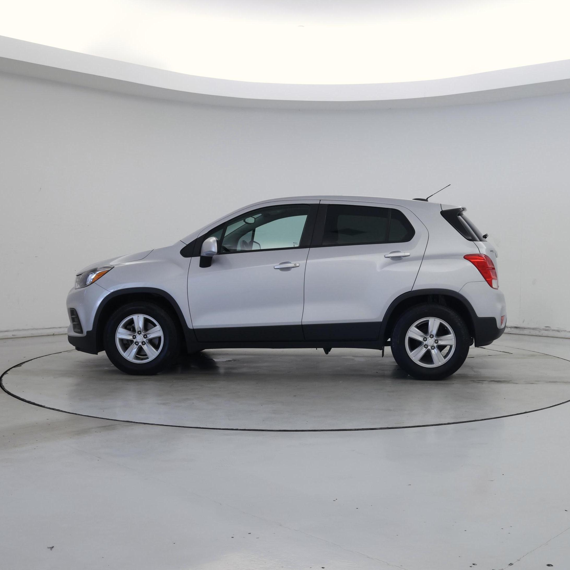 Thumbnail: 2020 Chevrolet Trax - 3
