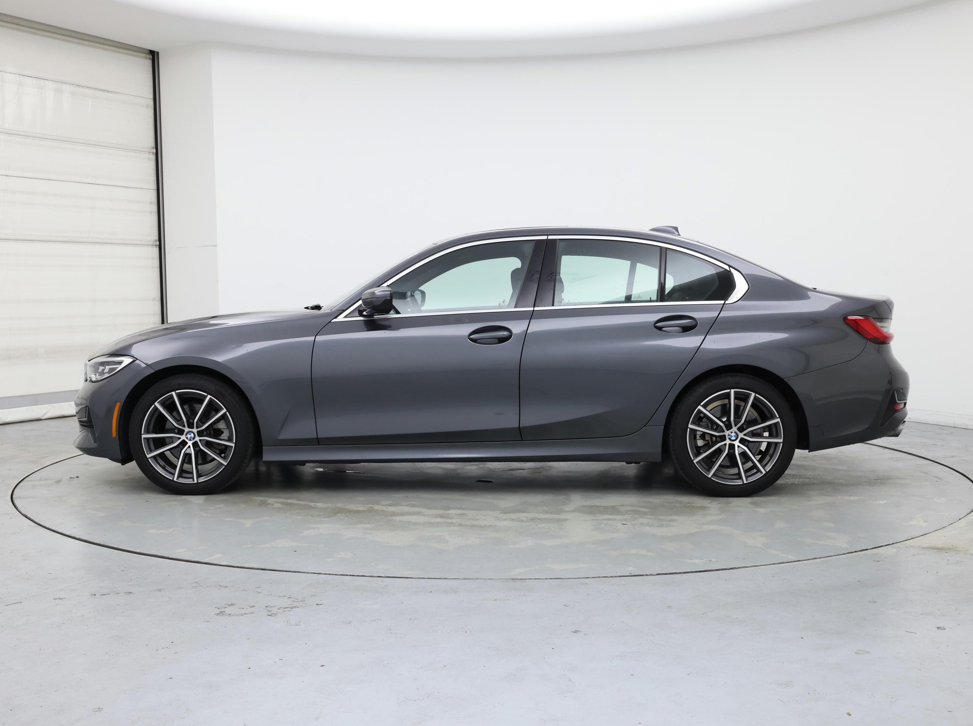 Thumbnail: 2019 BMW 3 Series - 3