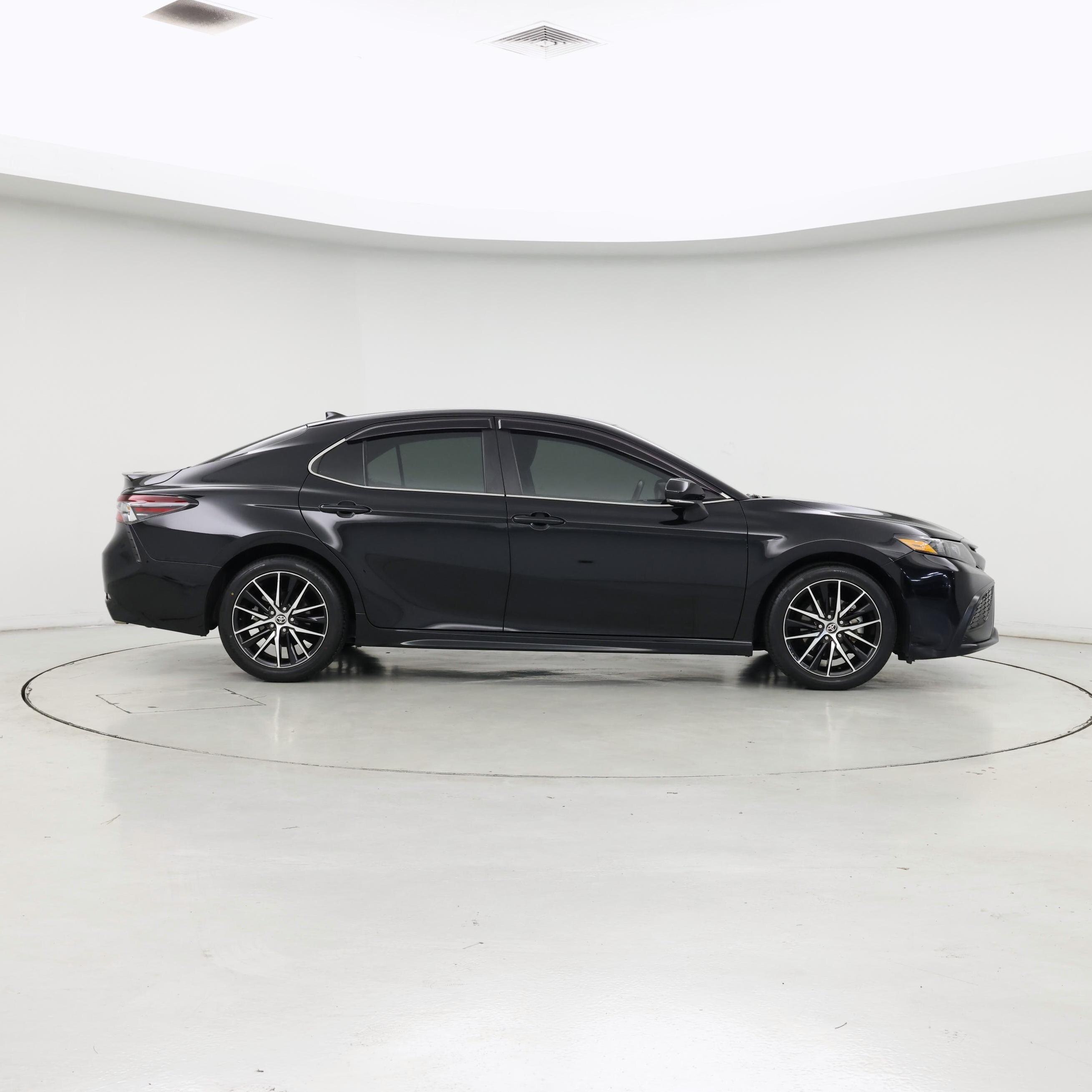 Thumbnail: 2023 Toyota Camry - 7