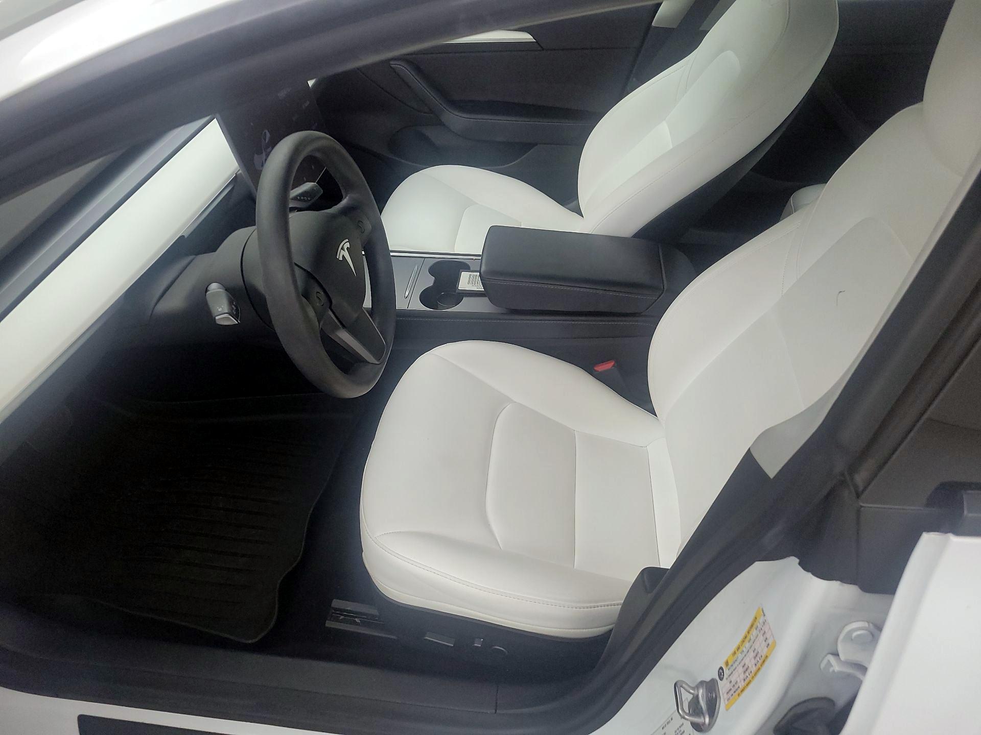 Thumbnail: 2022 Tesla Model 3 - 11