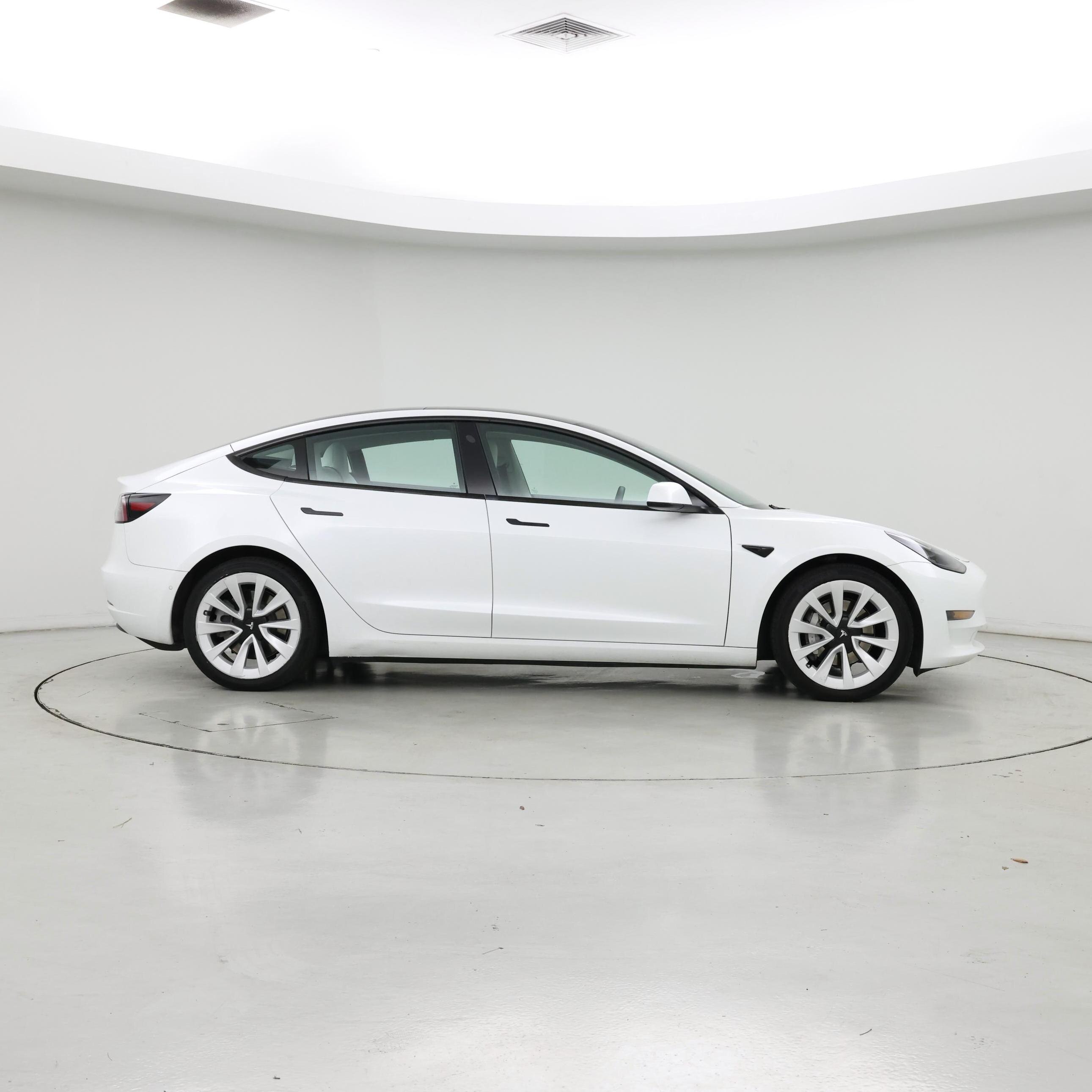 Thumbnail: 2022 Tesla Model 3 - 7