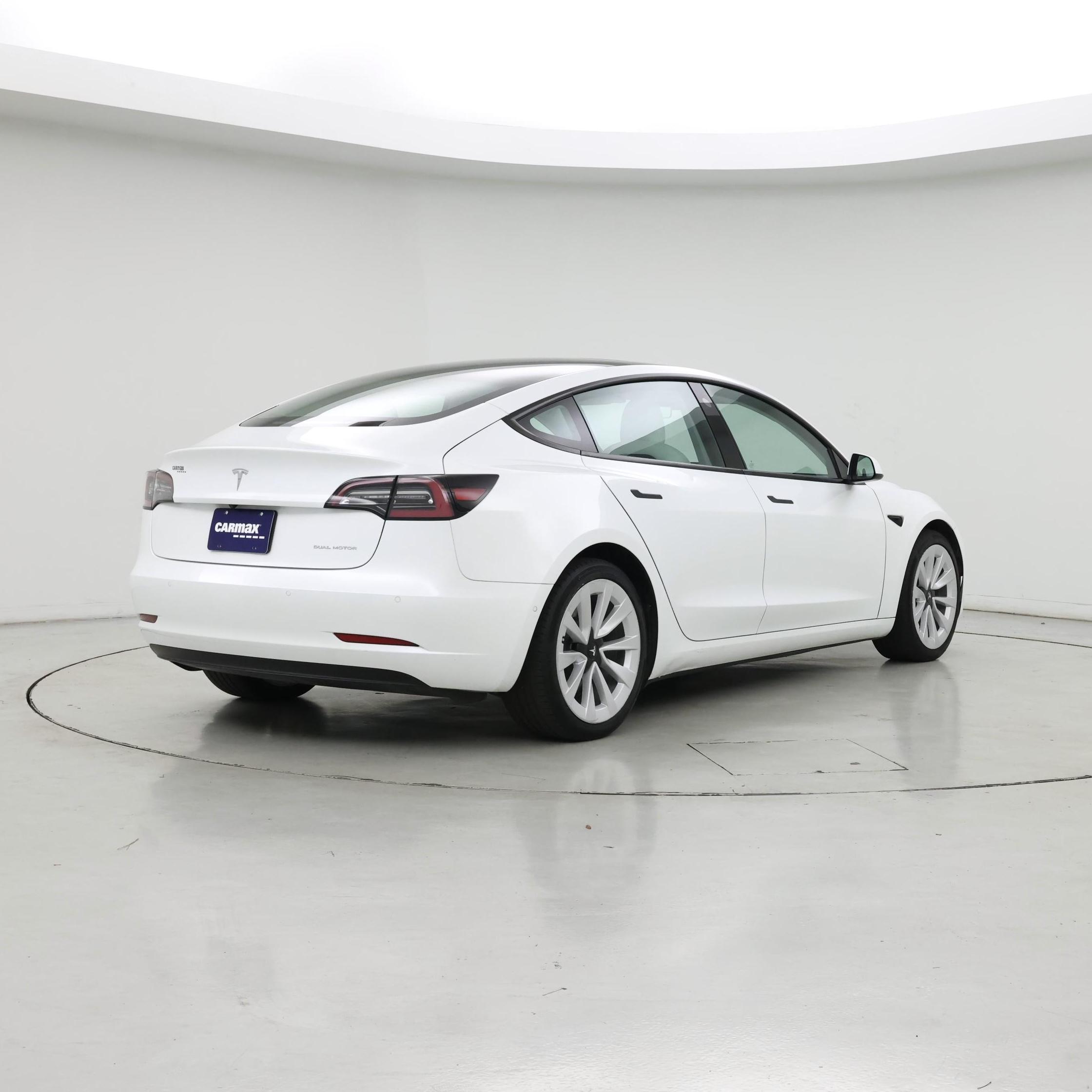 Thumbnail: 2022 Tesla Model 3 - 8