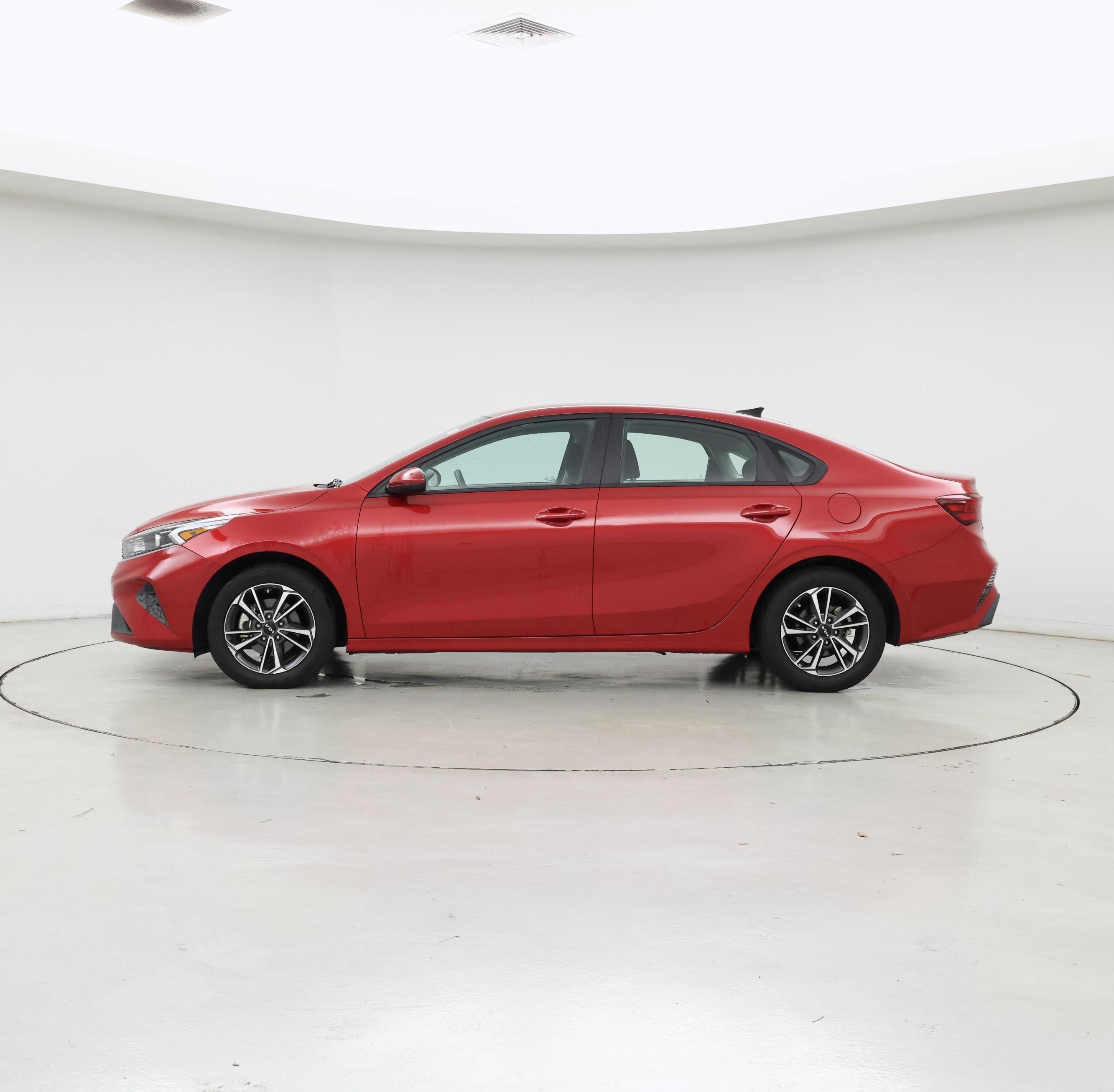 Thumbnail: 2023 Kia Forte - 3
