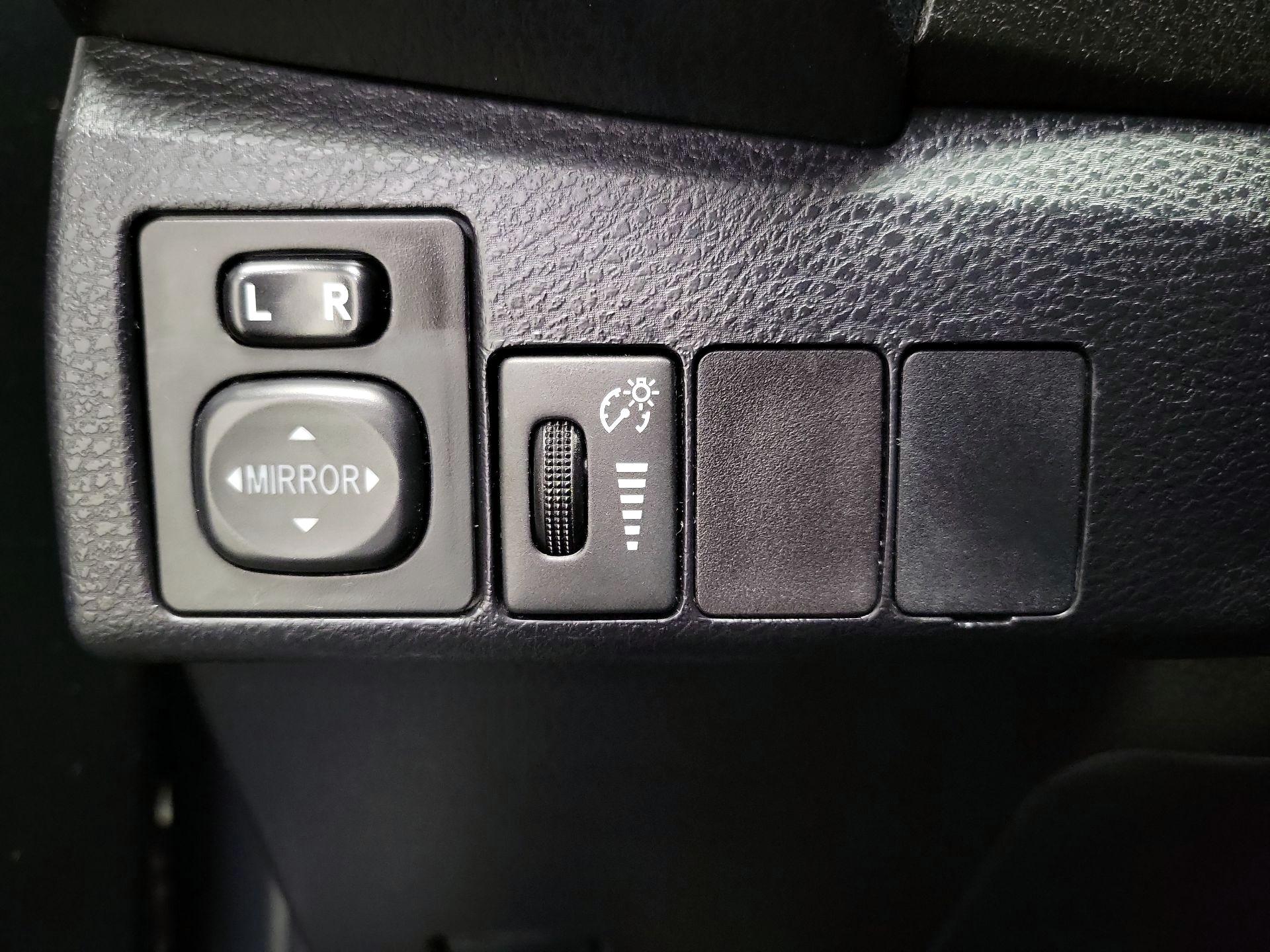 Thumbnail: 2015 Toyota Corolla - 13
