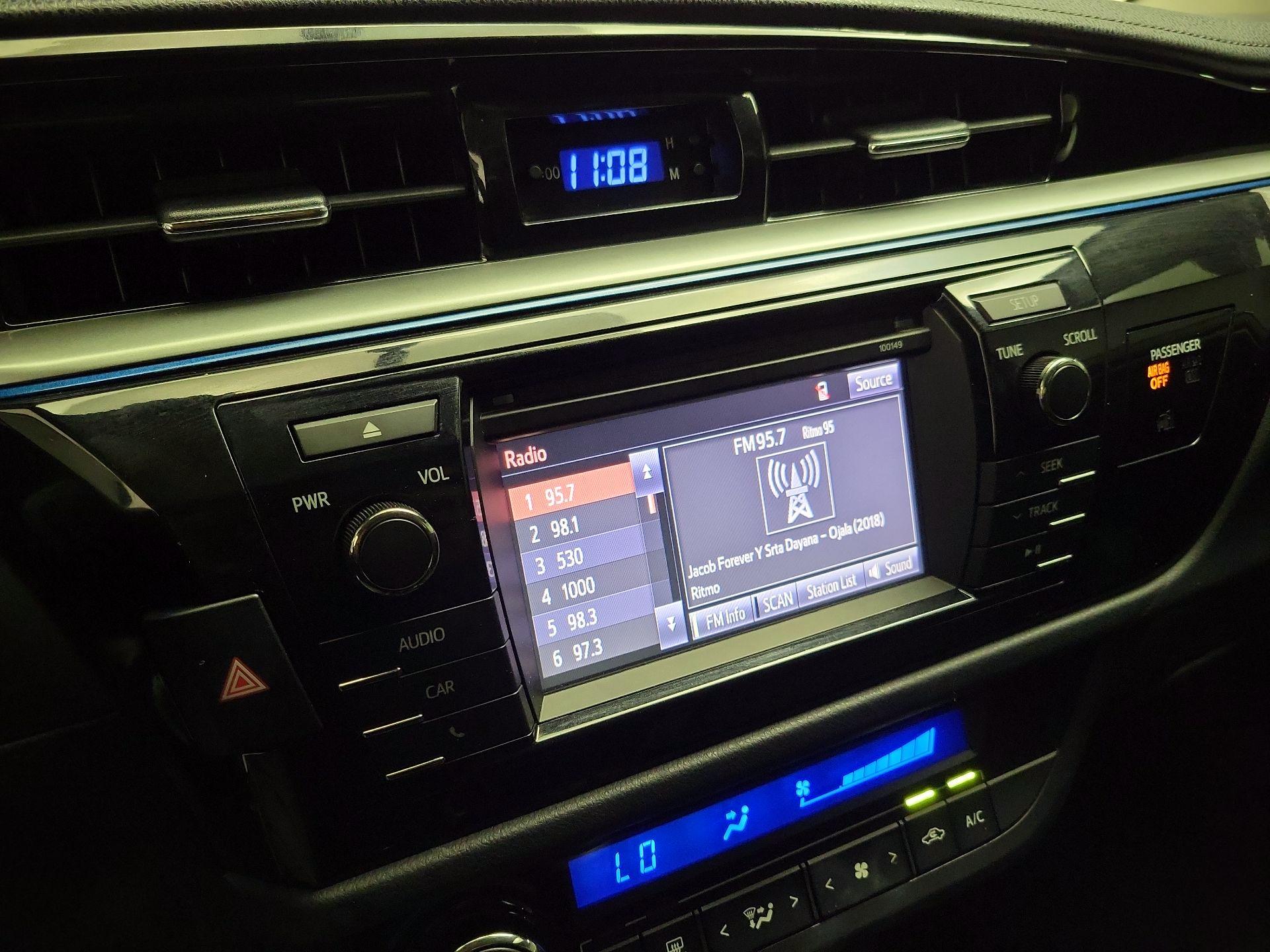 Thumbnail: 2015 Toyota Corolla - 15
