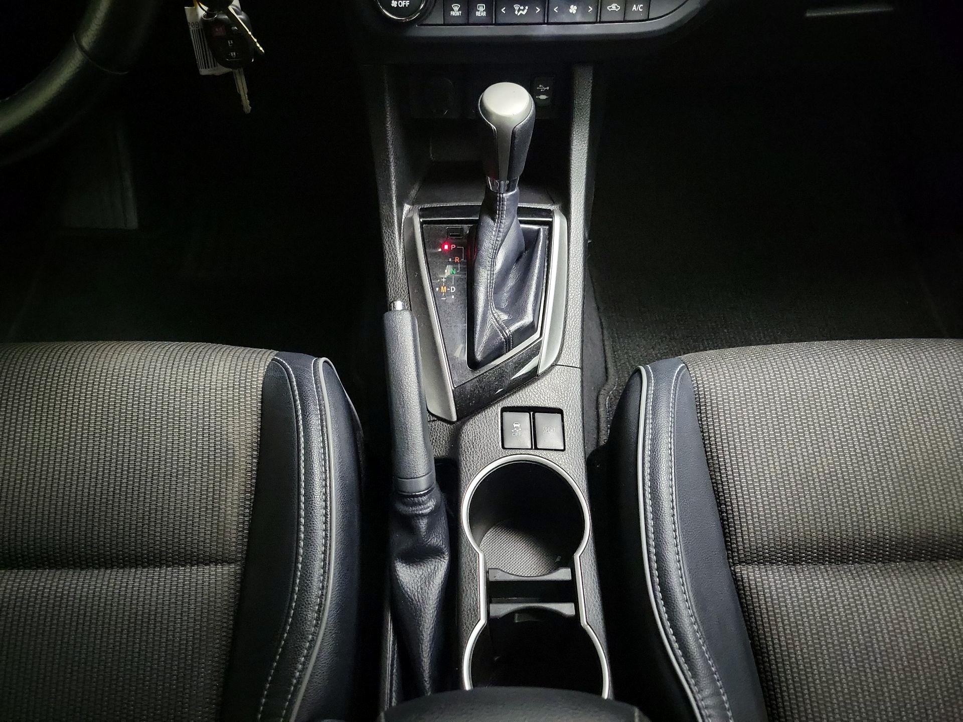 Thumbnail: 2015 Toyota Corolla - 17