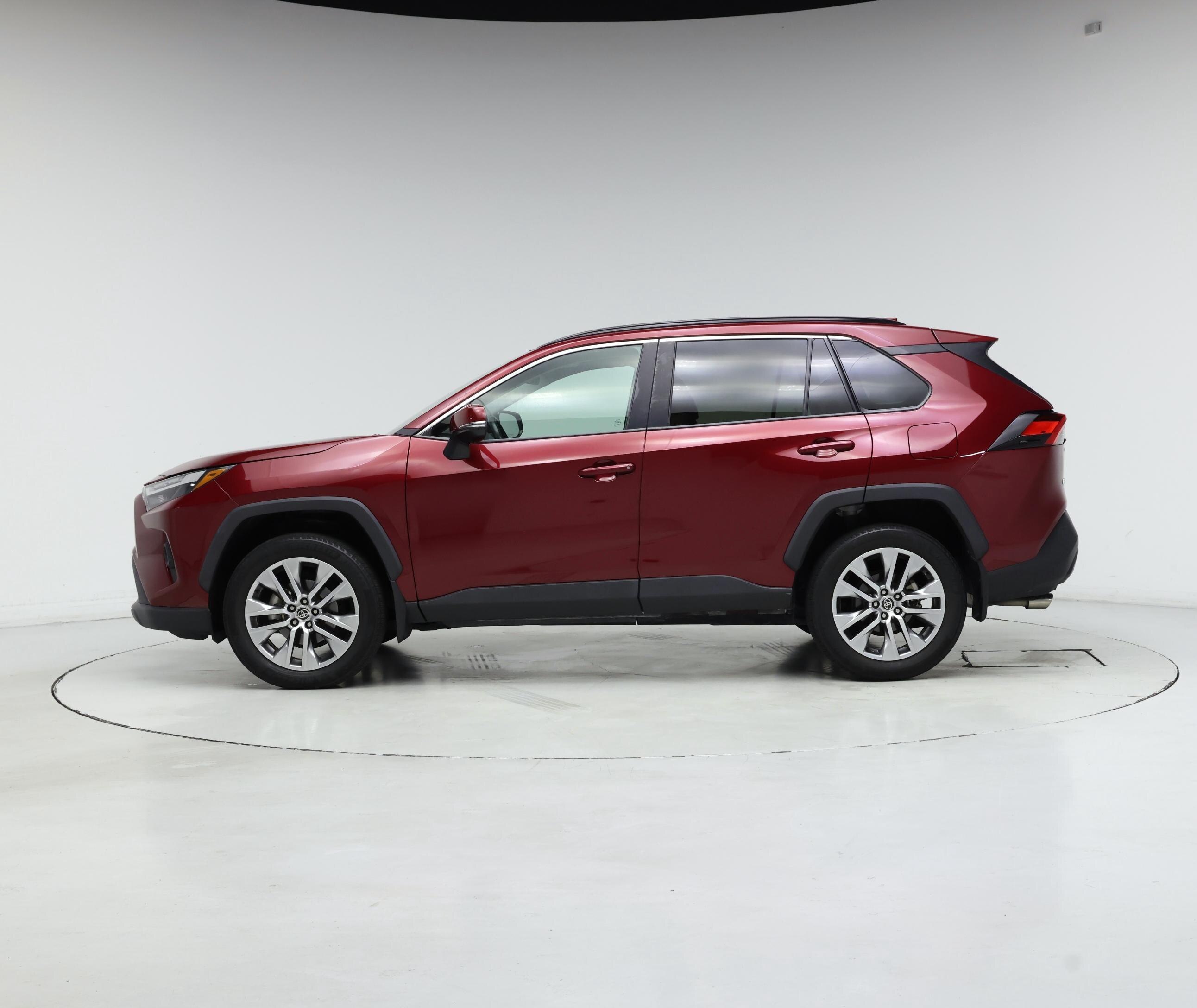 Thumbnail: 2022 Toyota RAV4 - 3