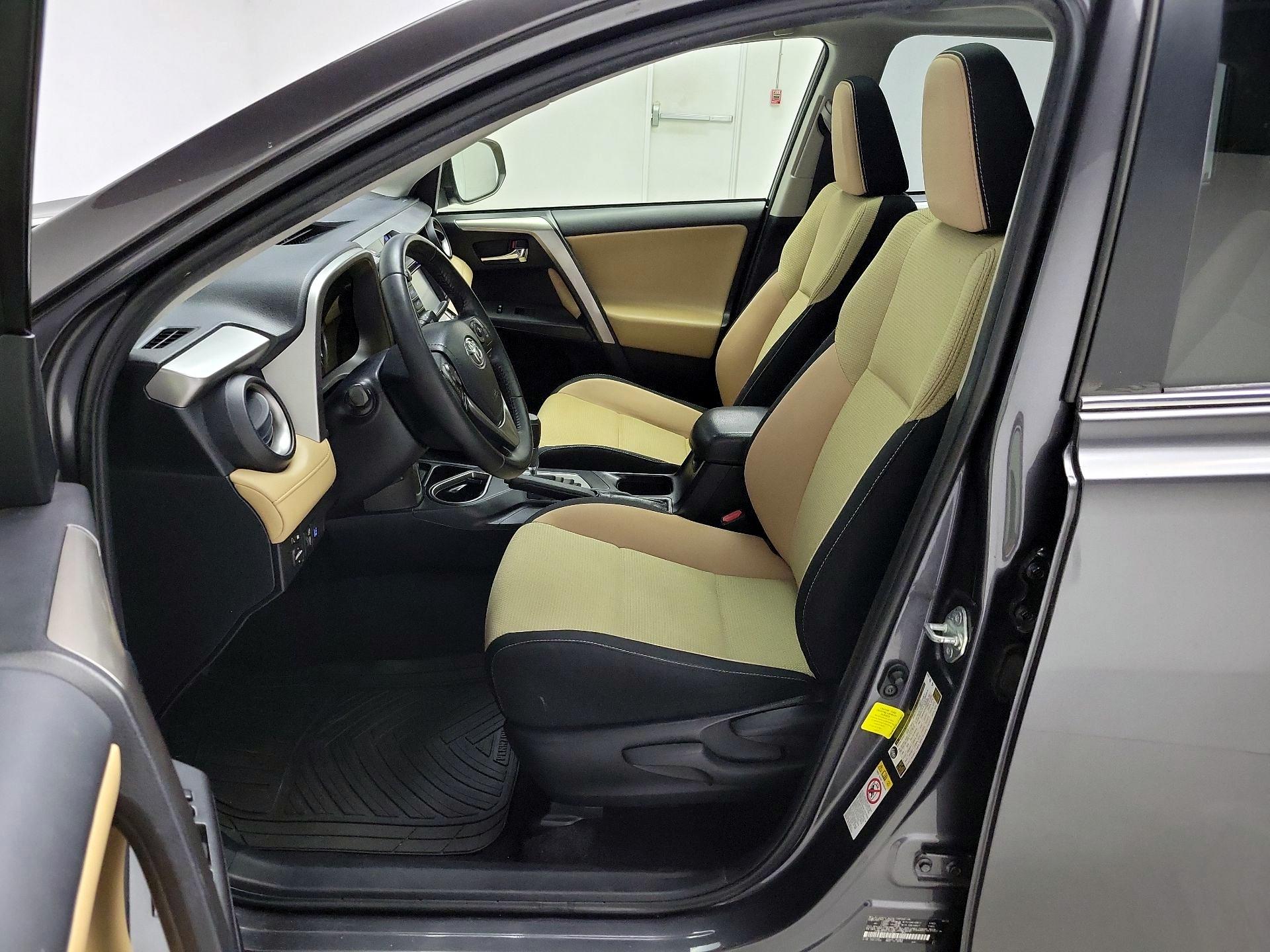 Thumbnail: 2018 Toyota RAV4 - 11