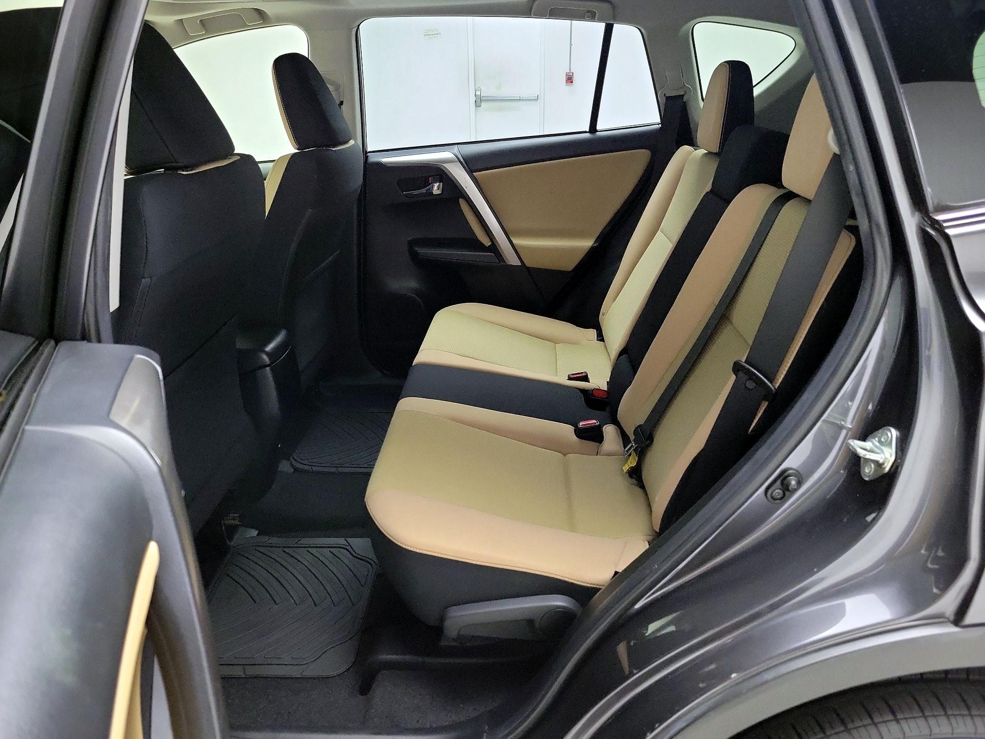 Thumbnail: 2018 Toyota RAV4 - 20