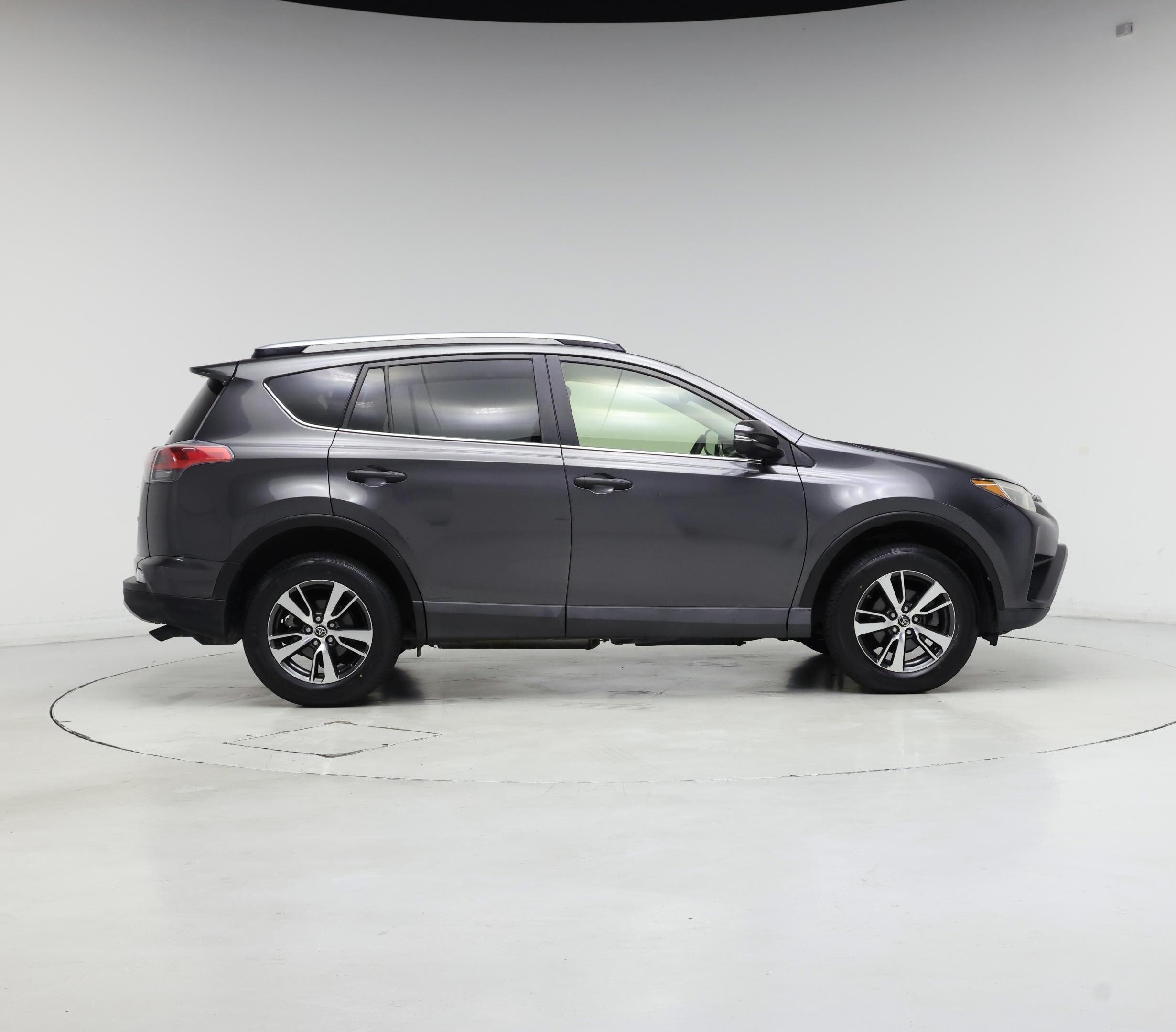 Thumbnail: 2018 Toyota RAV4 - 7