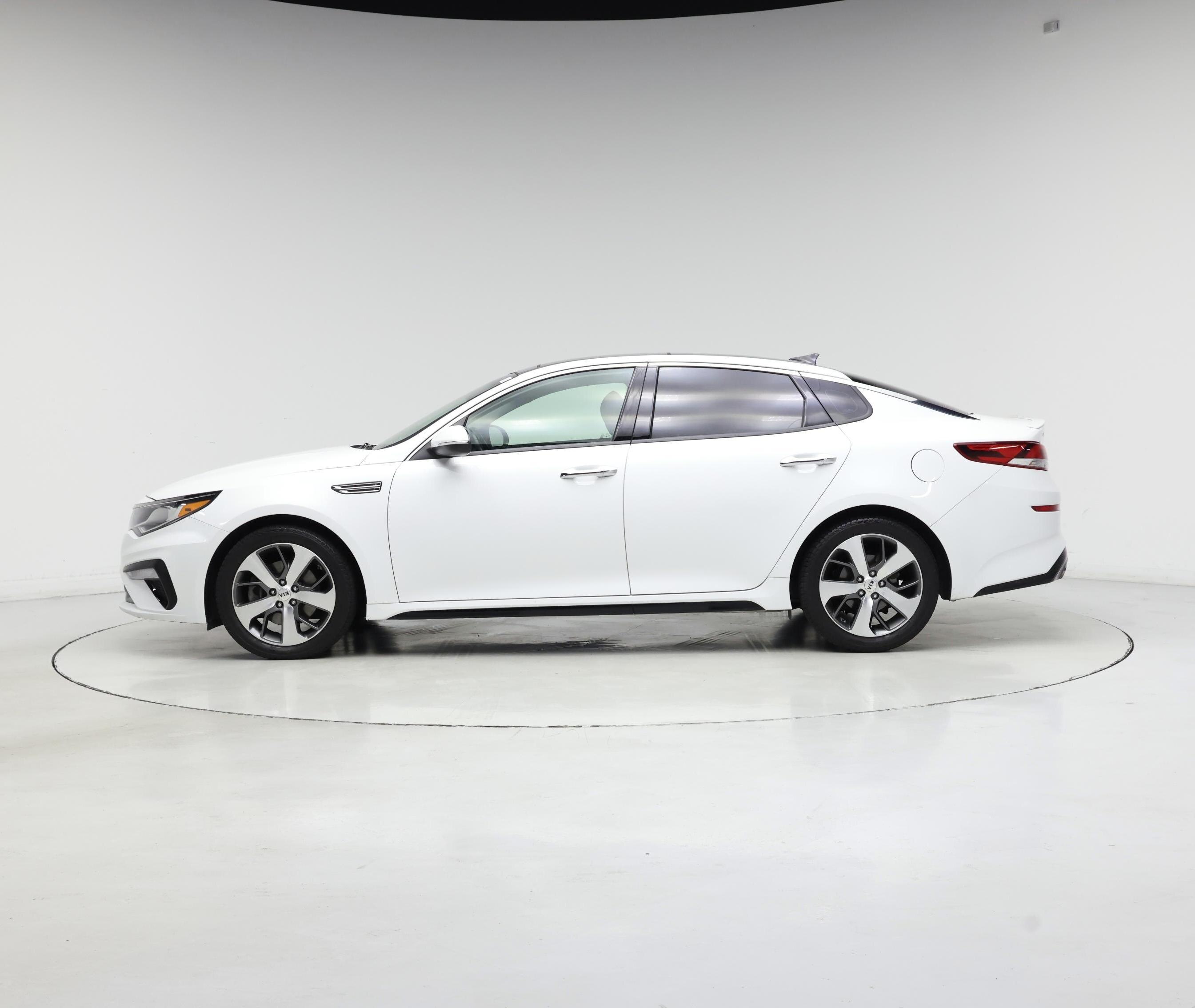 Thumbnail: 2019 Kia Optima - 3