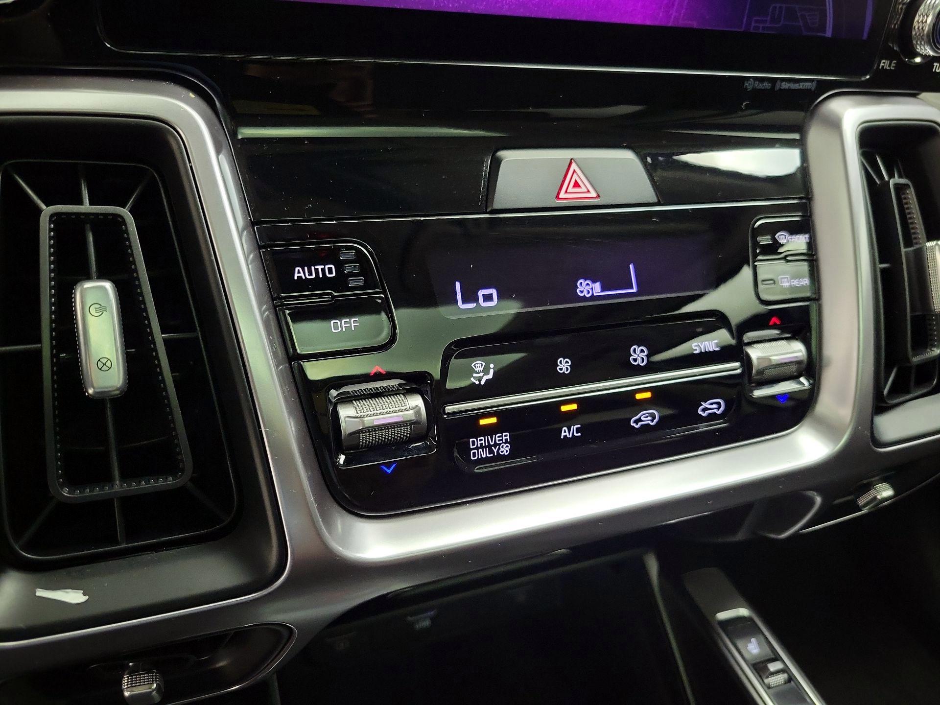 Thumbnail: 2023 Kia Sorento - 17