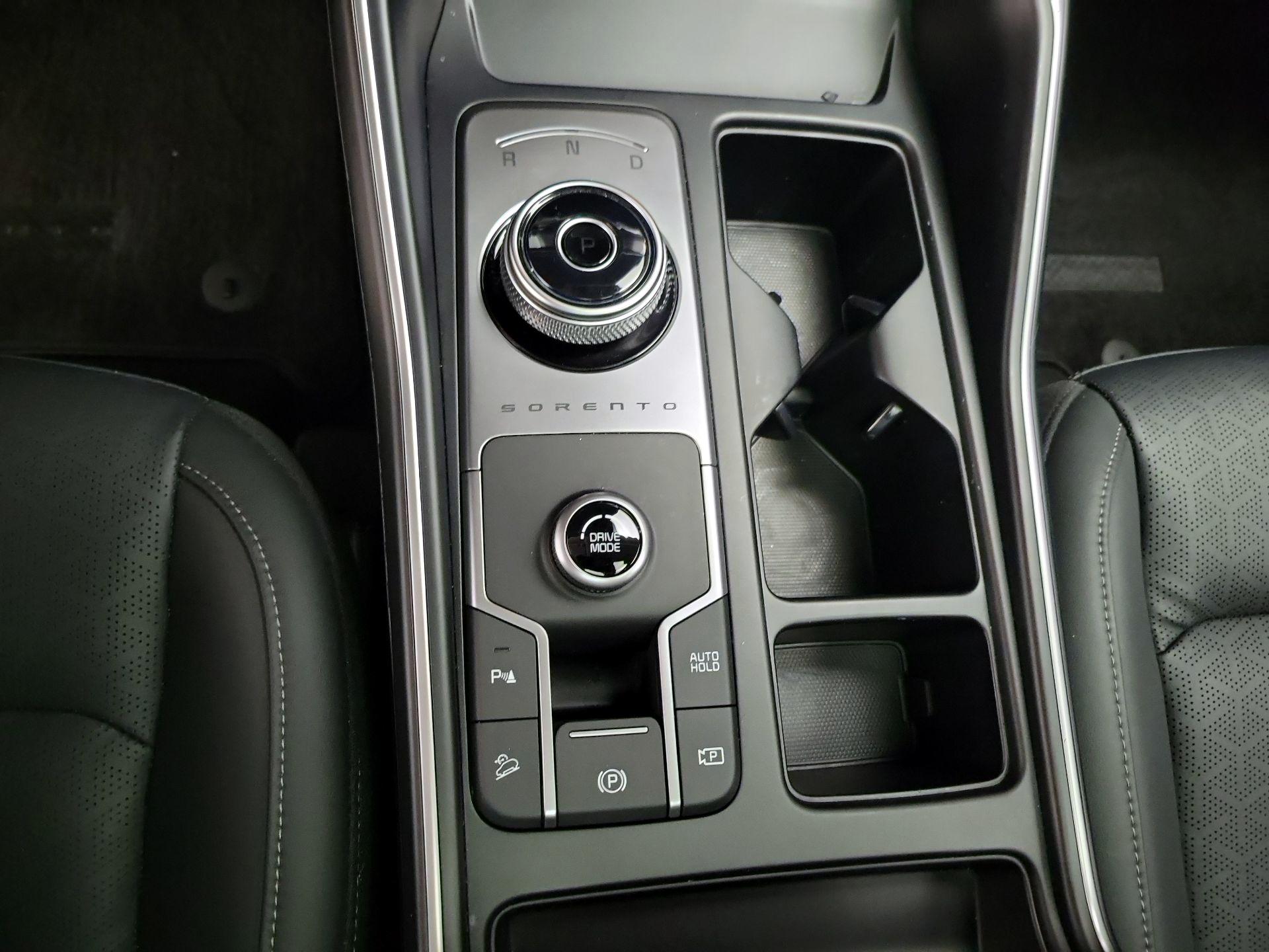 Thumbnail: 2023 Kia Sorento - 18