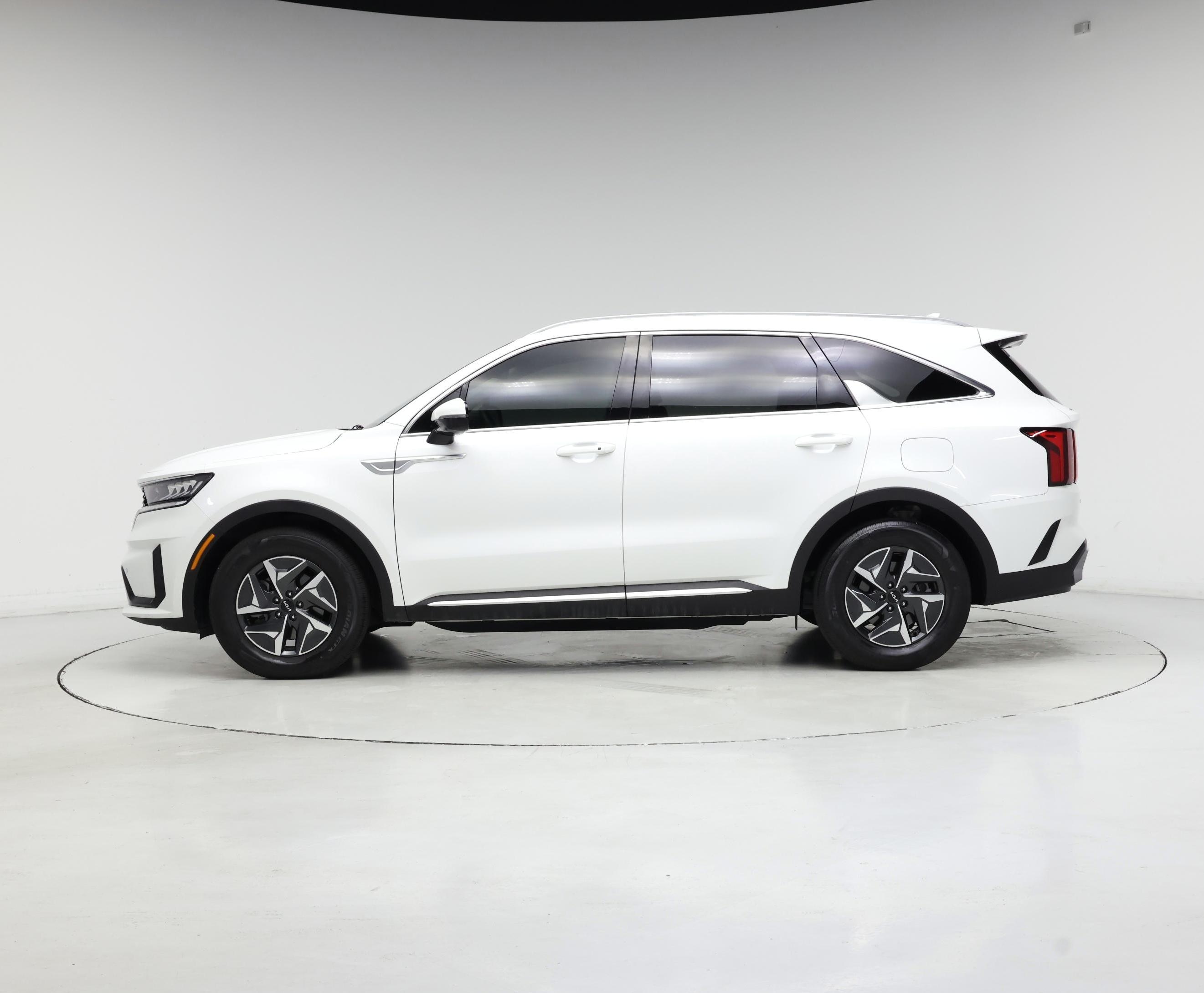 Thumbnail: 2023 Kia Sorento - 3