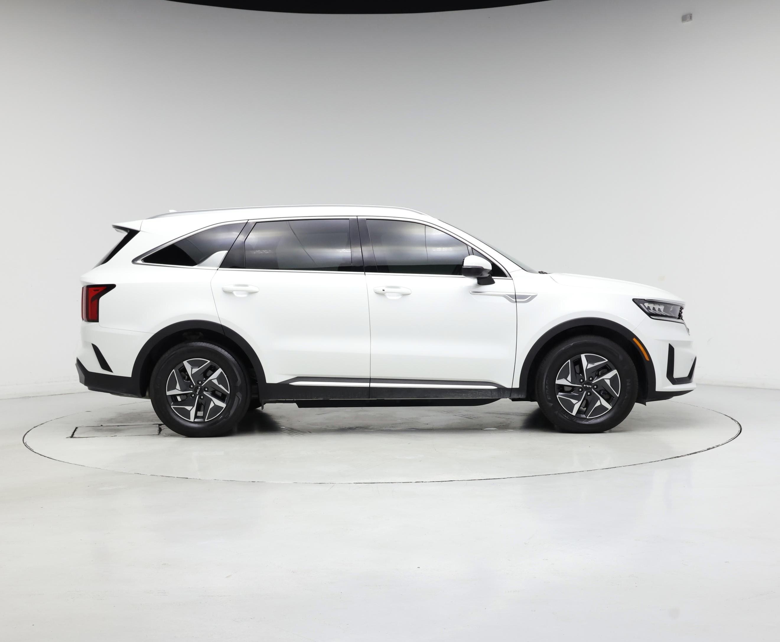 Thumbnail: 2023 Kia Sorento - 7