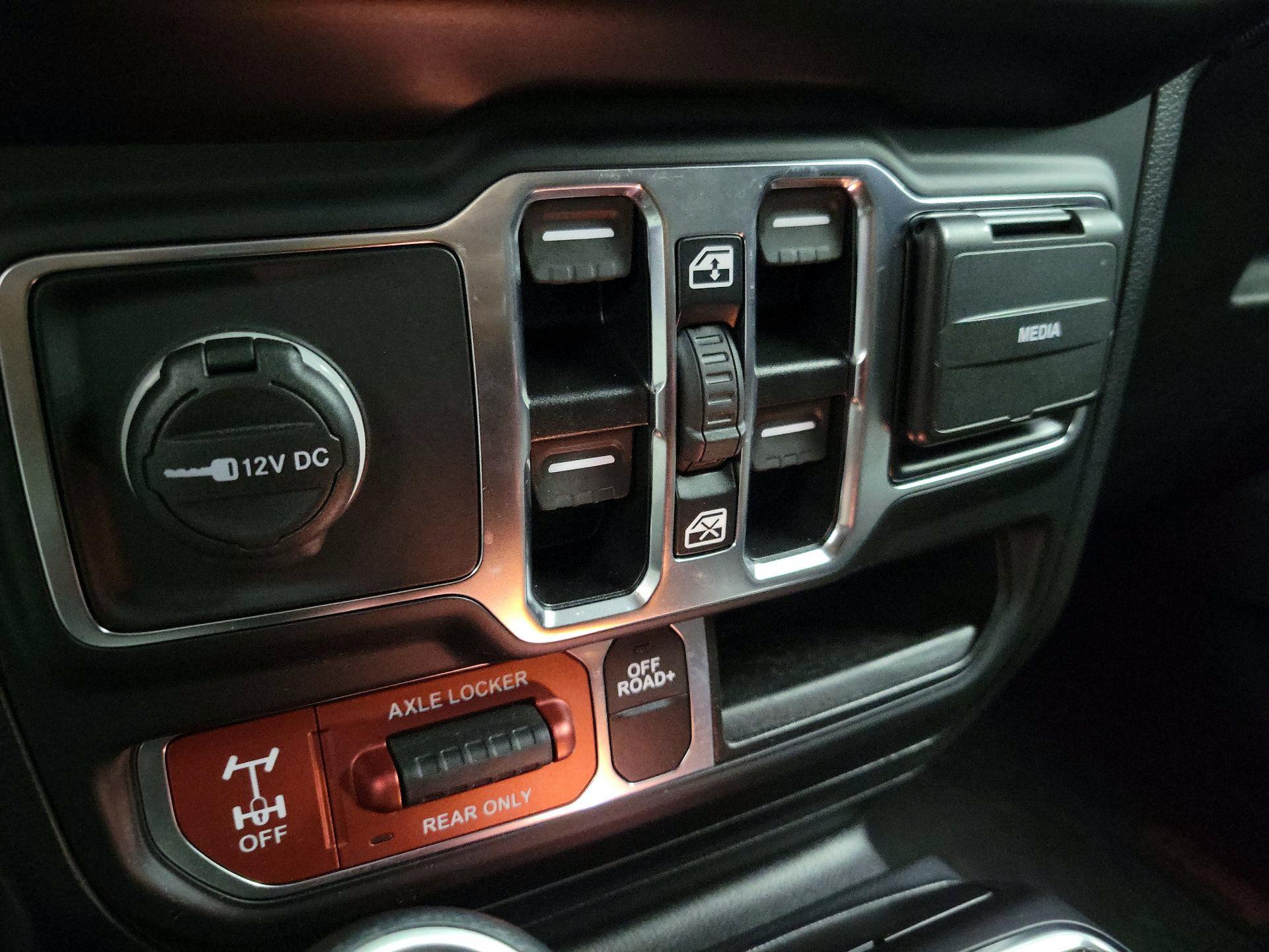 Thumbnail: 2021 Jeep Gladiator - 18