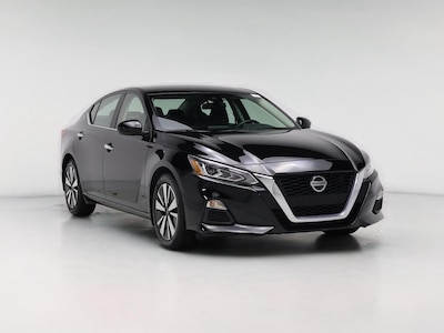 Black 2022 Nissan Altima SV