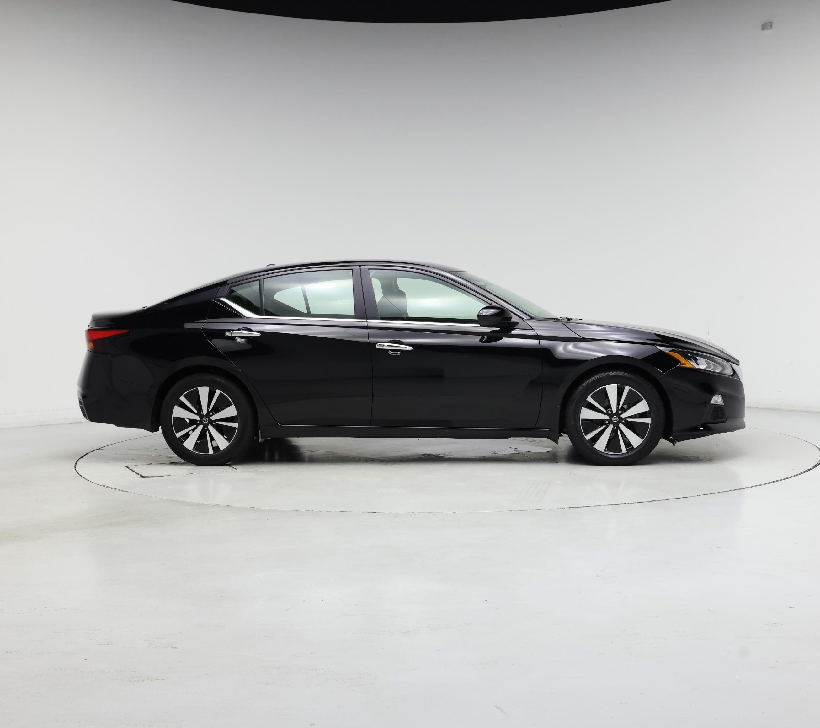 Thumbnail: 2022 Nissan Altima - 7