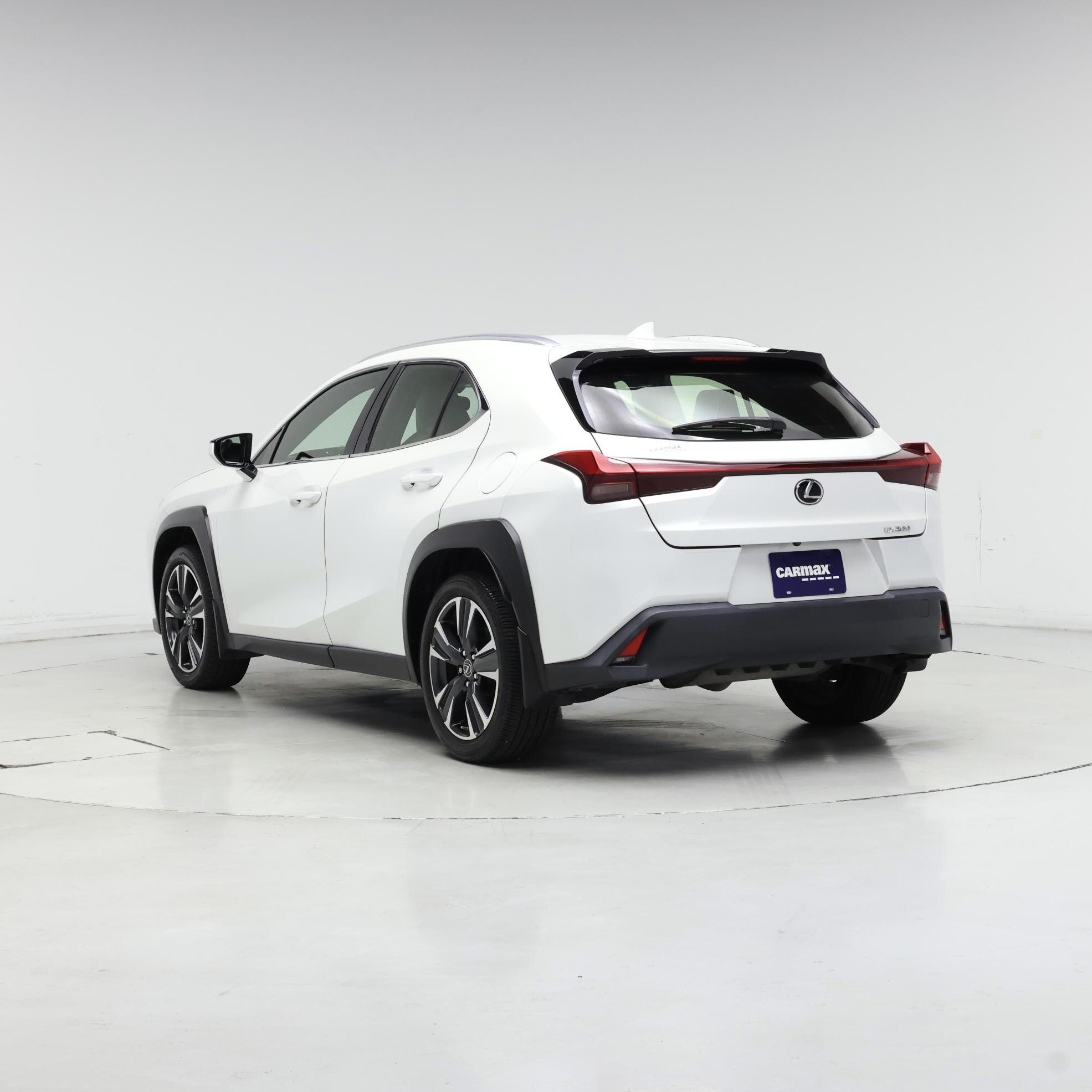 Thumbnail: 2022 Lexus UX - 2