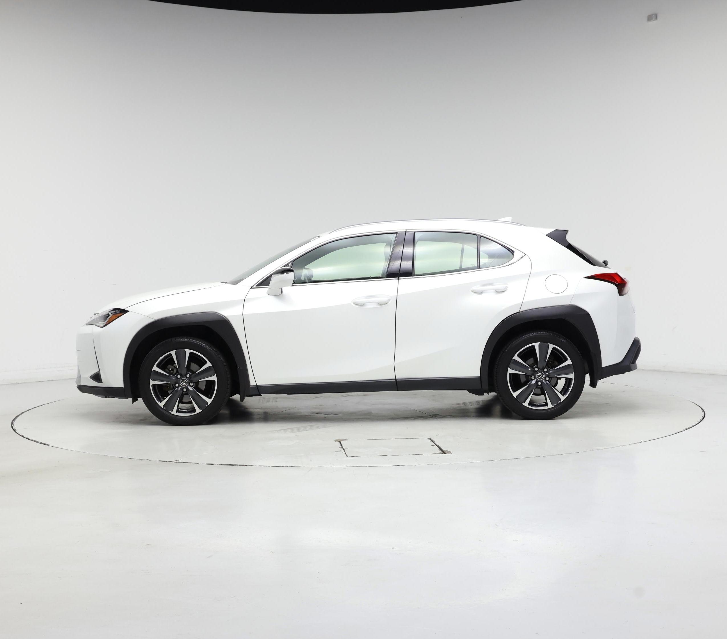 Thumbnail: 2022 Lexus UX - 3